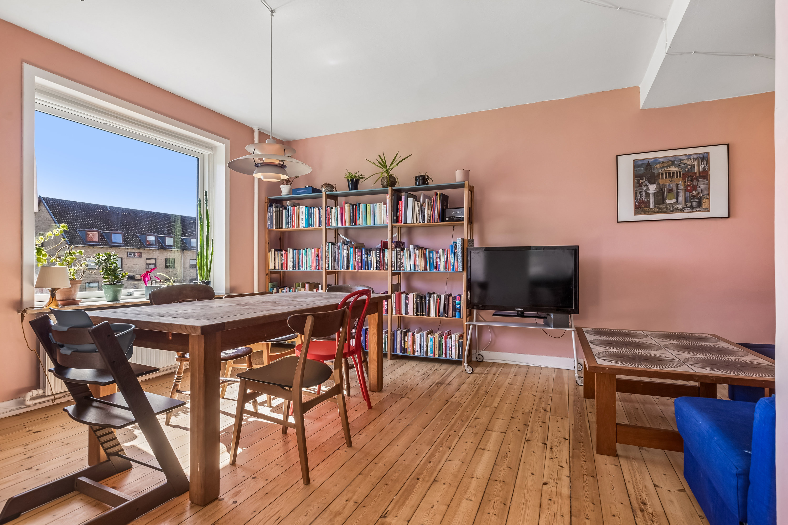 Fremhævet stue billede i fuldskærmstilstand. Billede af Kofoed Jensens Alle 9, 1. th., 2770 Kastrup