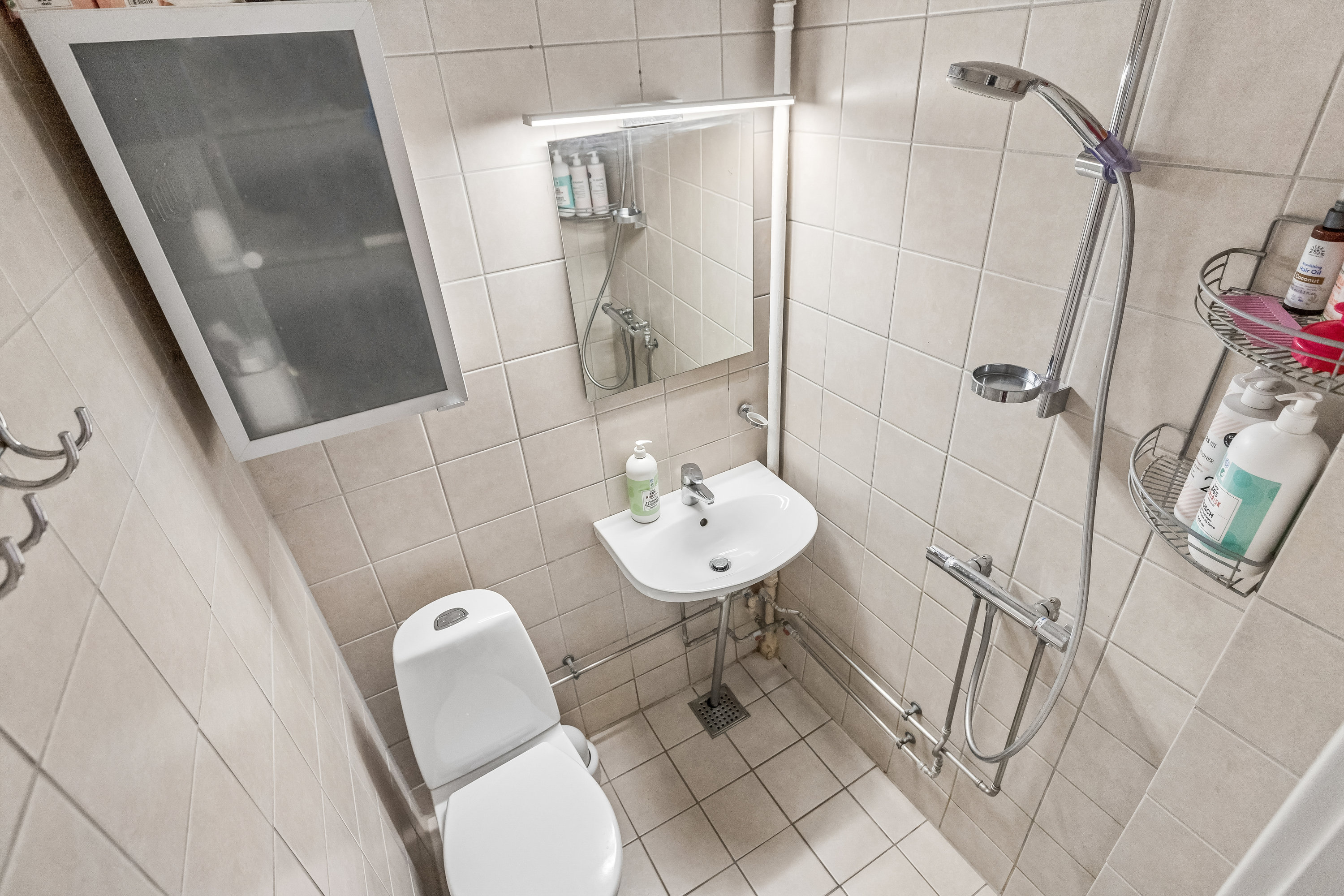 Fremhævet badeværelse billede i fuldskærmstilstand. Billede af Kofoed Jensens Alle 9, 1. th., 2770 Kastrup