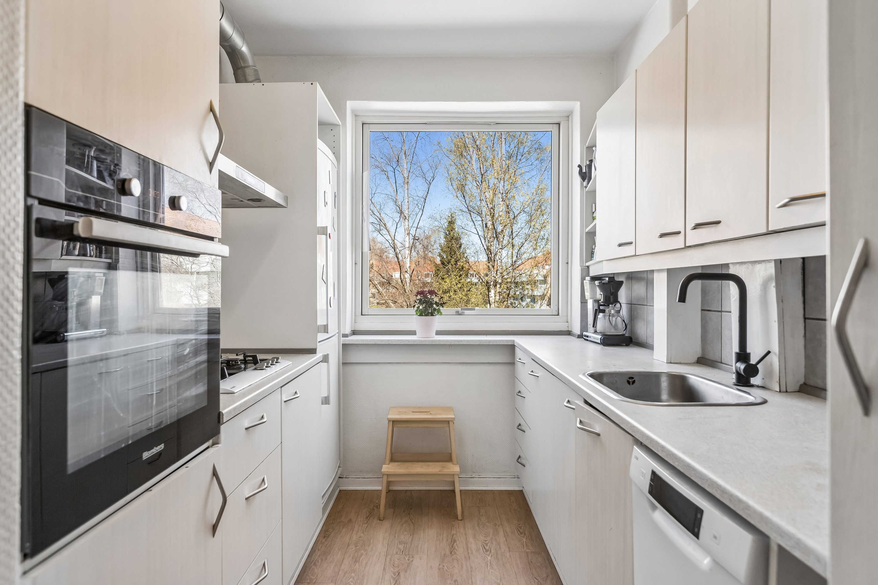 Fremhævet køkken billede i fuldskærmstilstand. Billede af Kofoed Jensens Alle 9, 1. th., 2770 Kastrup