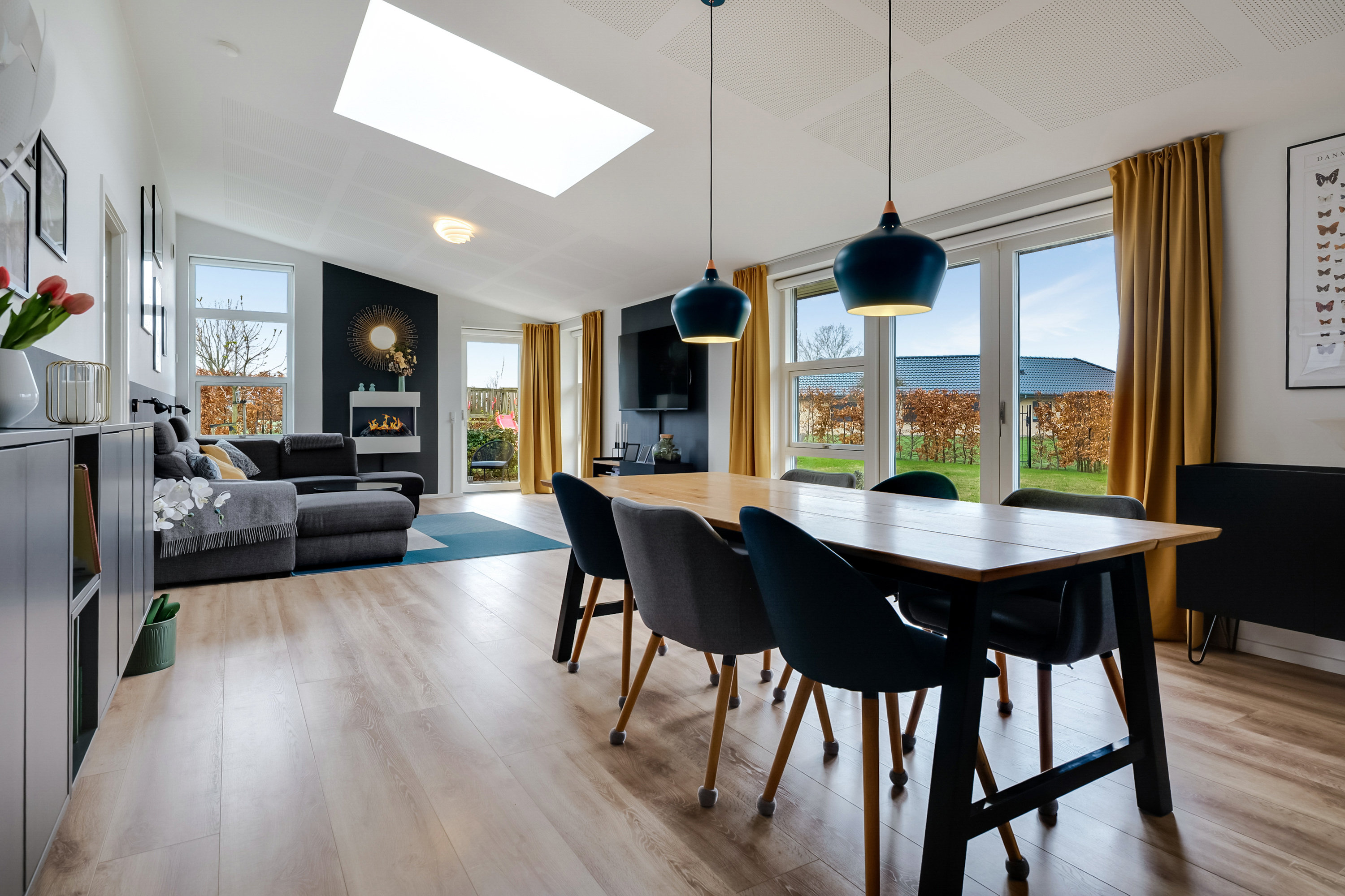 Fremhævet stue billede i fuldskærmstilstand. Billede af Hustomten 21, 5800 Nyborg