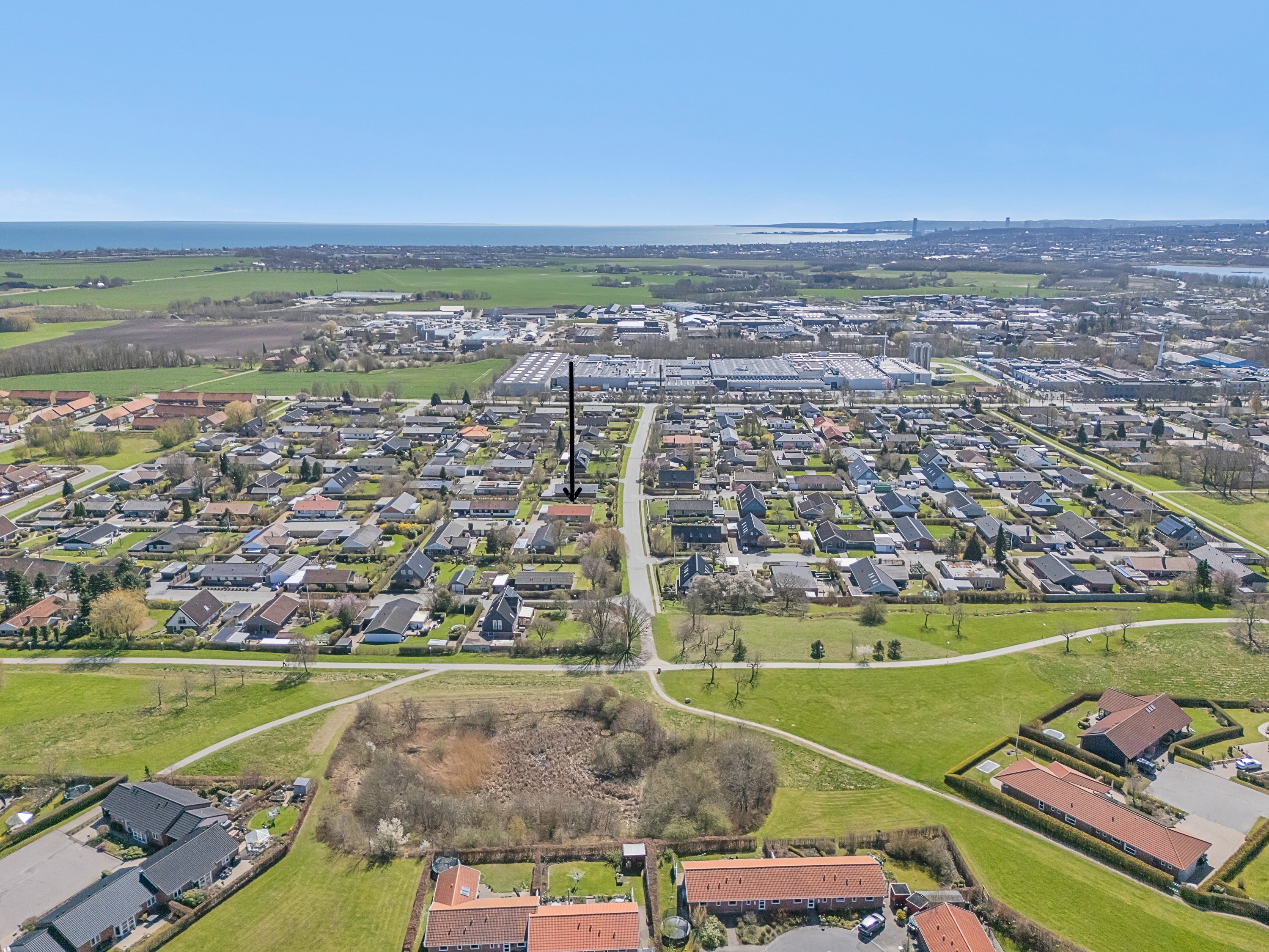 Fremhævet luftfoto billede i fuldskærmstilstand. Billede af Rugmarken 66, 8520 Lystrup