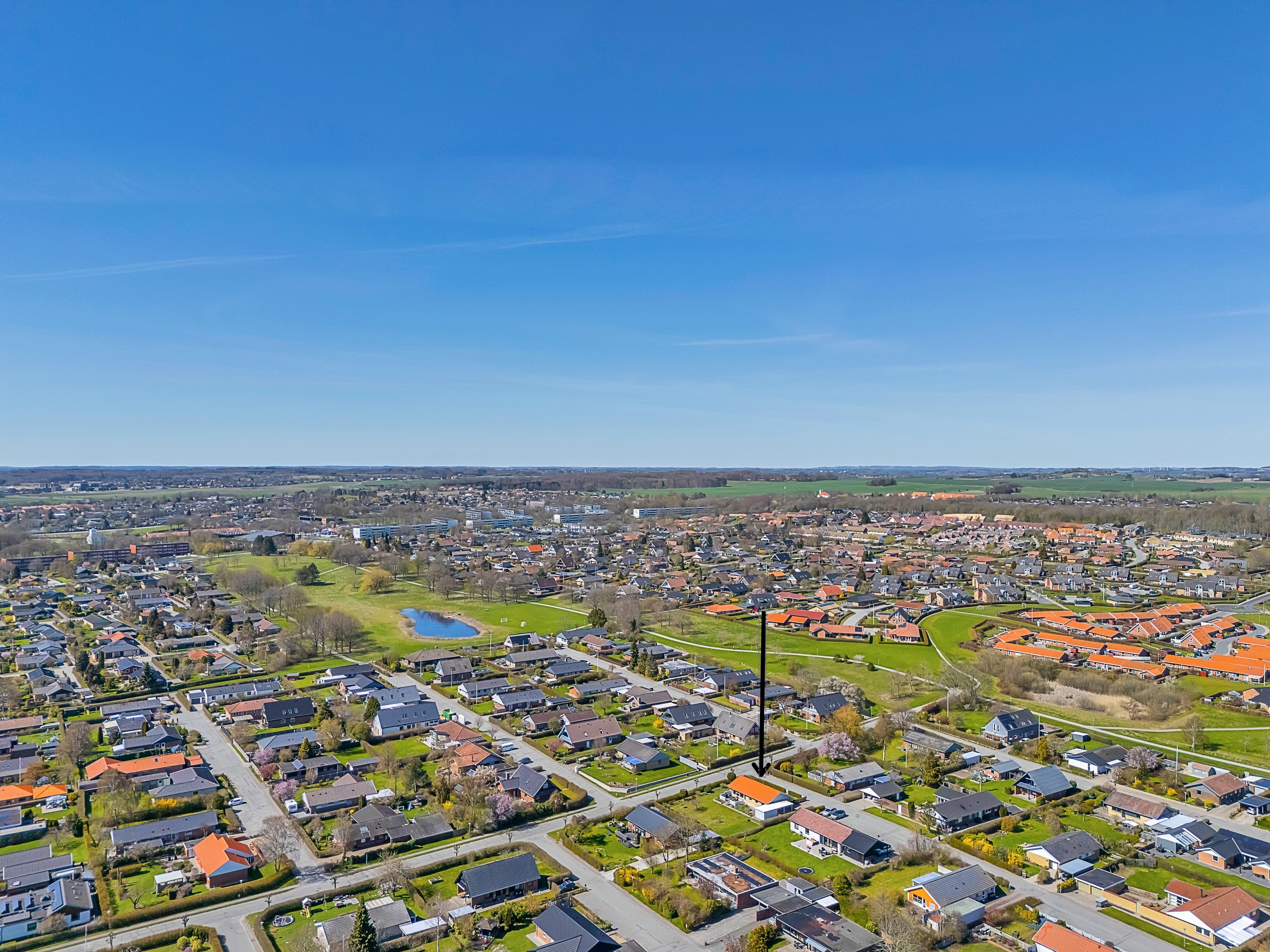 Fremhævet luftfoto billede i fuldskærmstilstand. Billede af Rugmarken 66, 8520 Lystrup