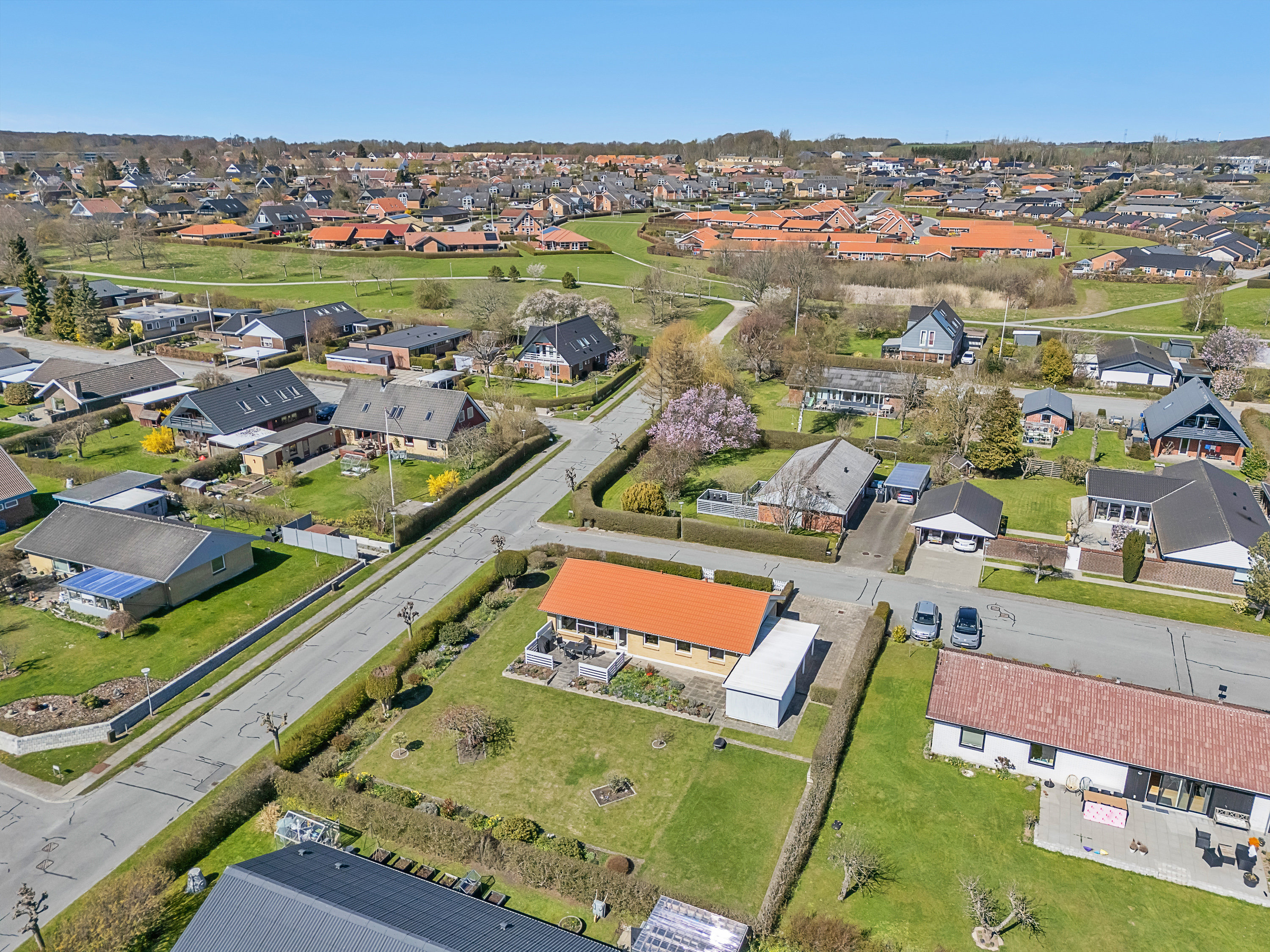 Fremhævet luftfoto billede i fuldskærmstilstand. Billede af Rugmarken 66, 8520 Lystrup