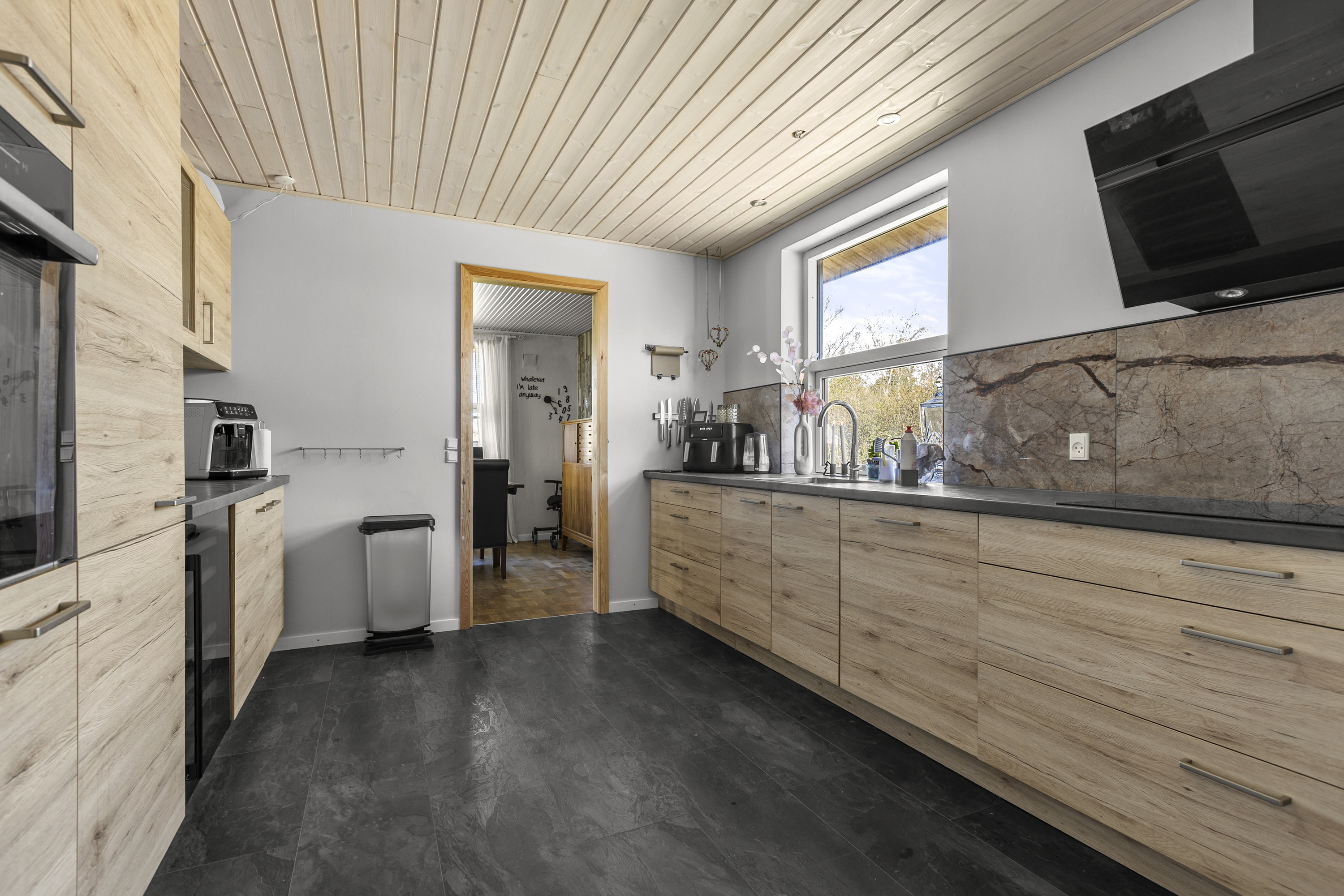 Miniaturebillede 2: køkken. Billede af Viskingevejen 1, 4470 Svebølle