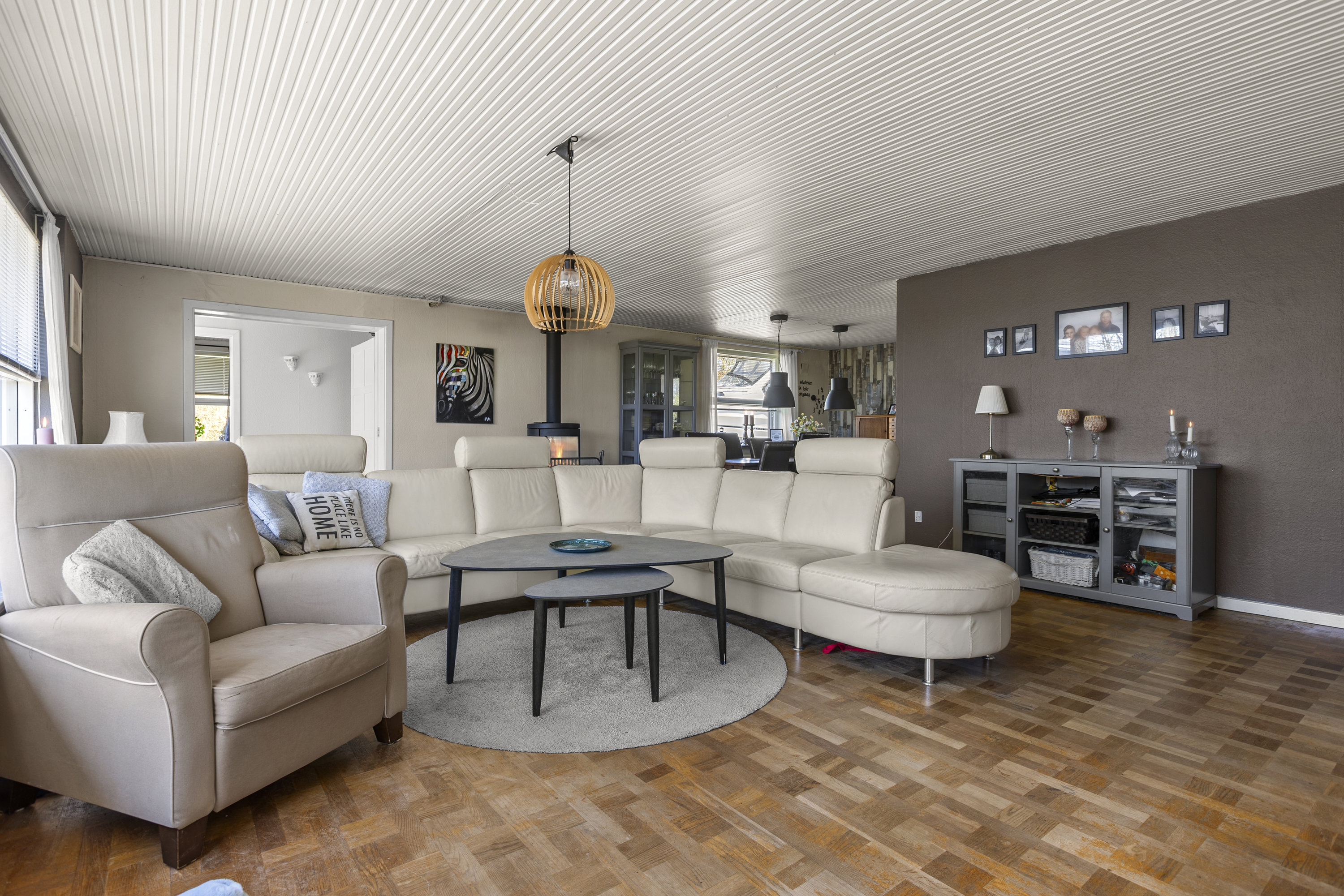 Fremhævet stue billede i fuldskærmstilstand. Billede af Viskingevejen 1, 4470 Svebølle