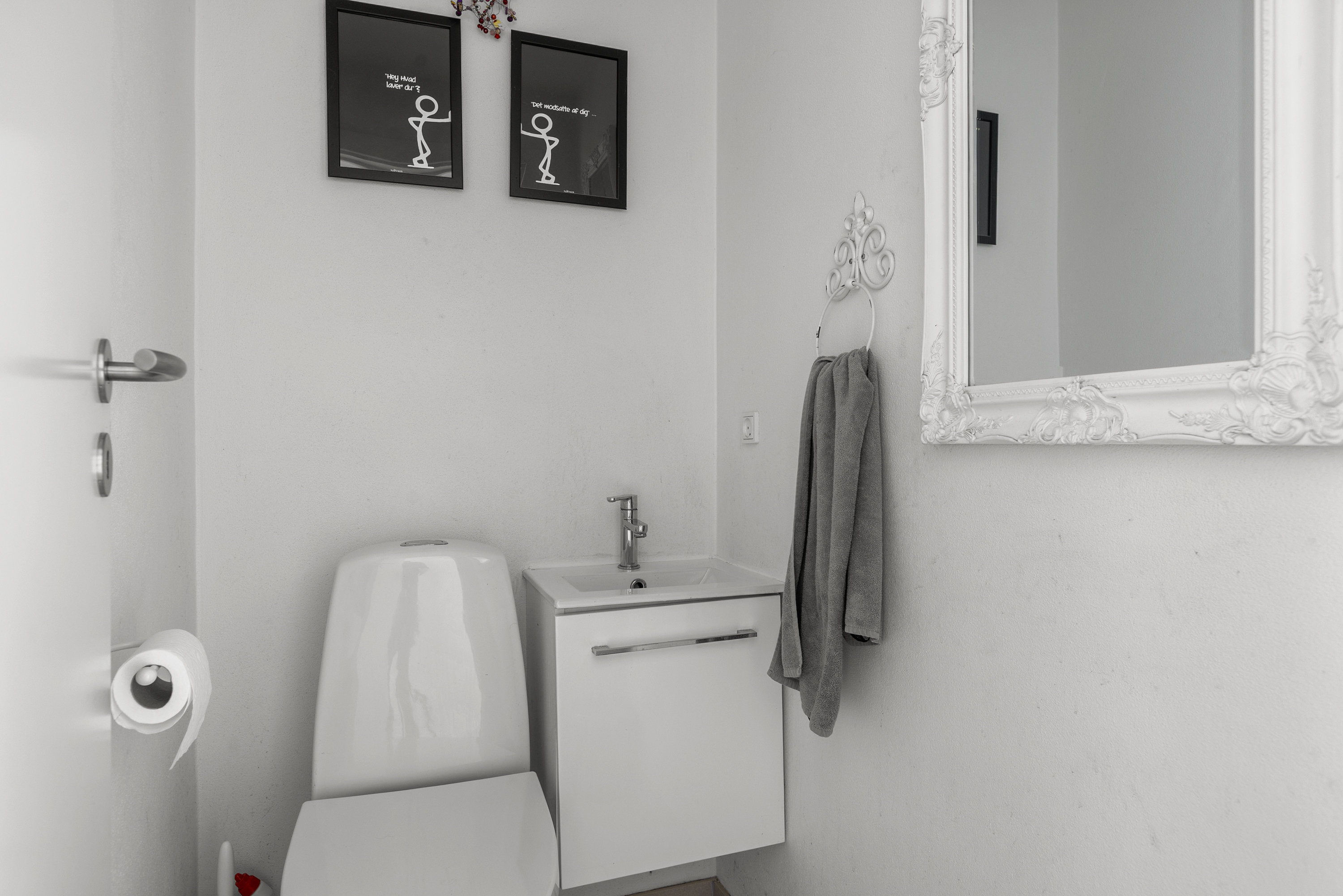 Fremhævet toilet billede i fuldskærmstilstand. Billede af Viskingevejen 1, 4470 Svebølle