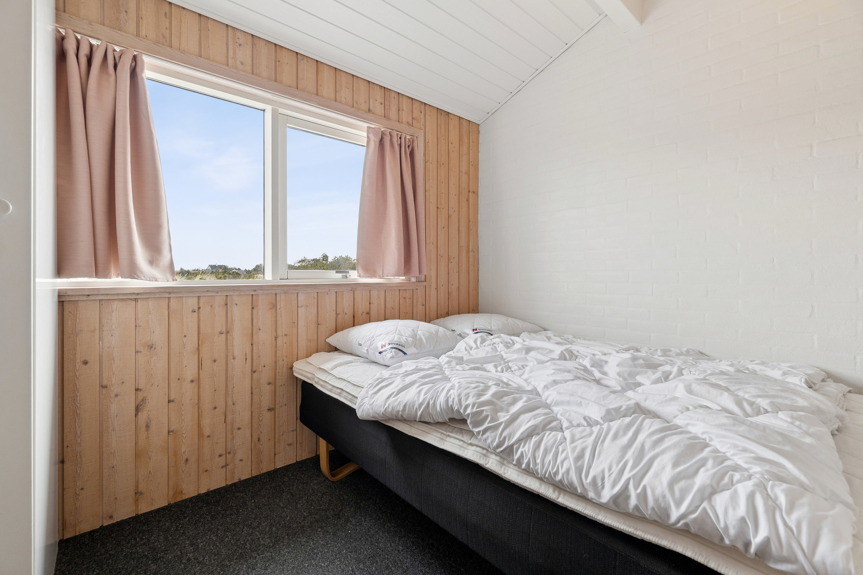 Fremhævet soveværelse billede i fuldskærmstilstand. Billede af Klitstien 33, Klitmøller, 7700 Thisted