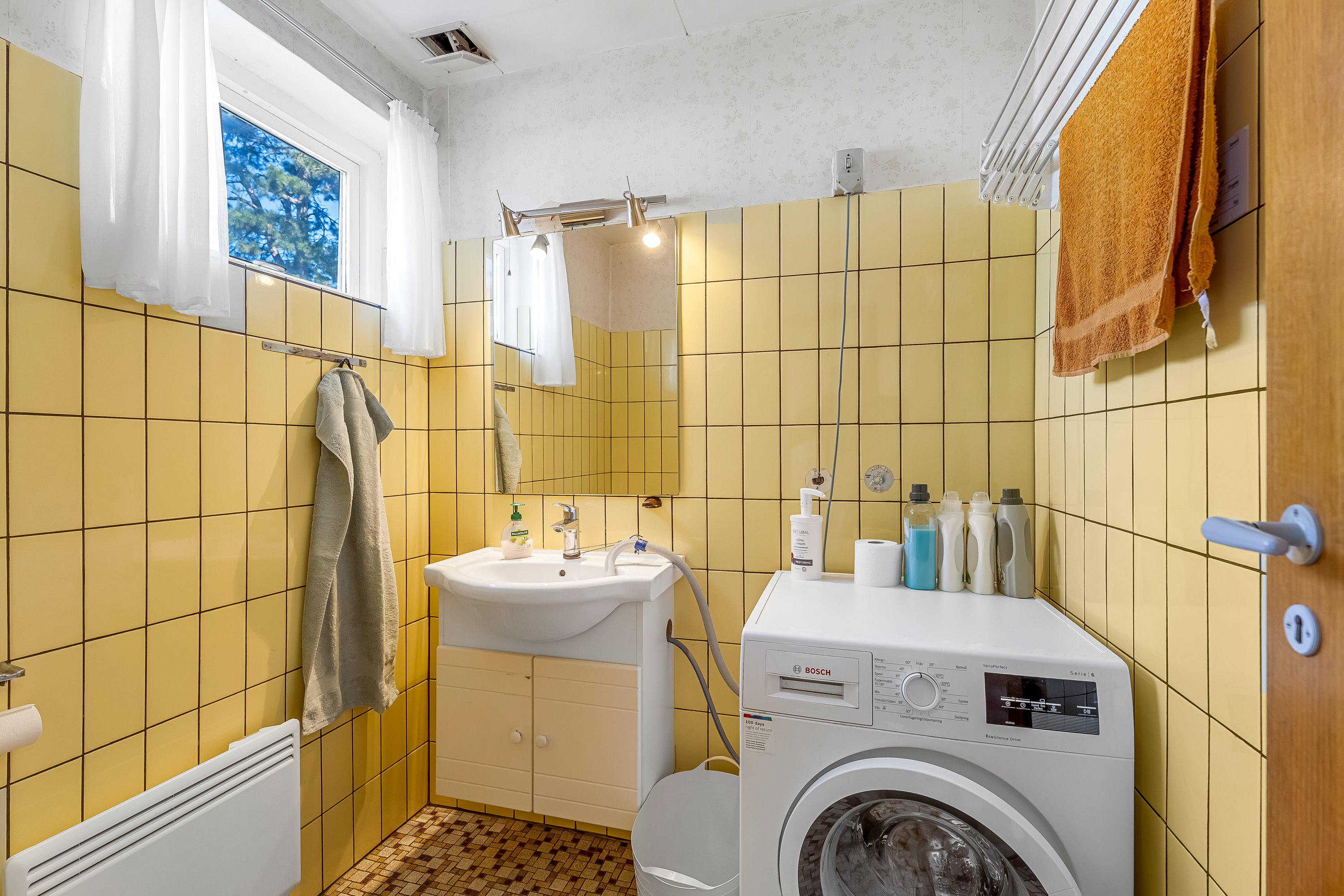 Fremhævet badeværelse billede i fuldskærmstilstand. Billede af Nøbbøllevej 14, 4920 Søllested