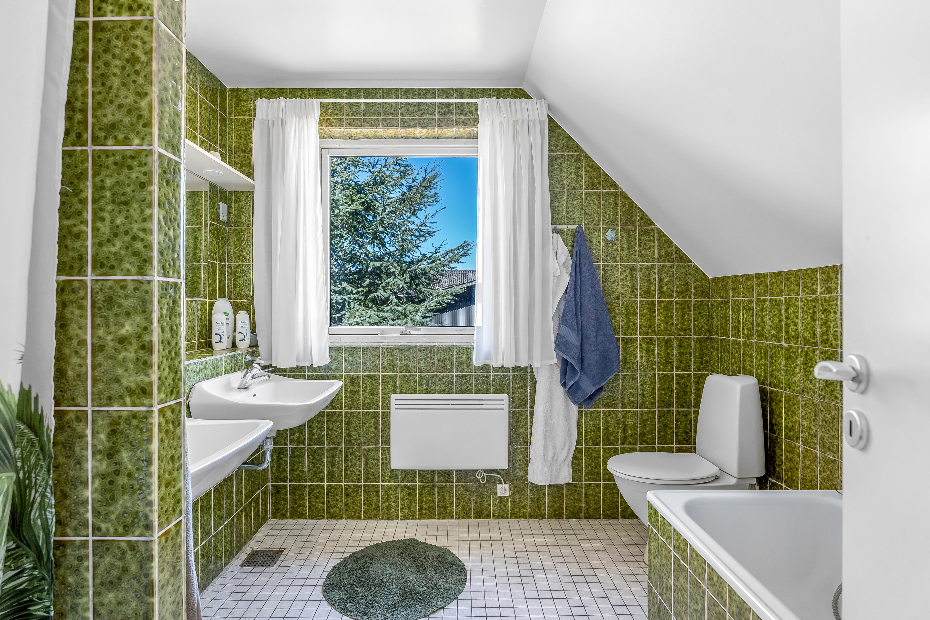 Fremhævet badeværelse billede i fuldskærmstilstand. Billede af Nøbbøllevej 14, 4920 Søllested