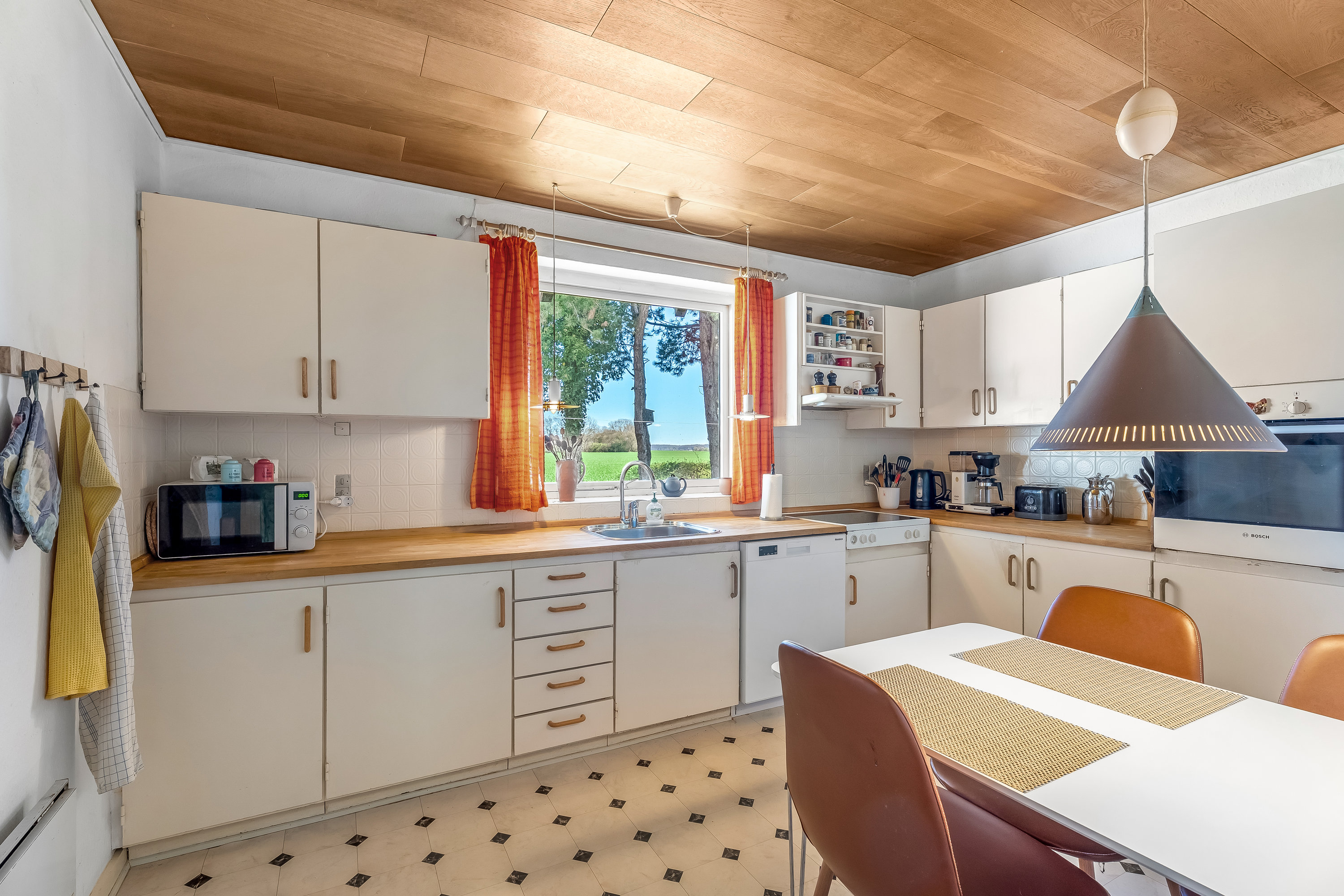 Miniaturebillede 1: køkken. Billede af Nøbbøllevej 14, 4920 Søllested