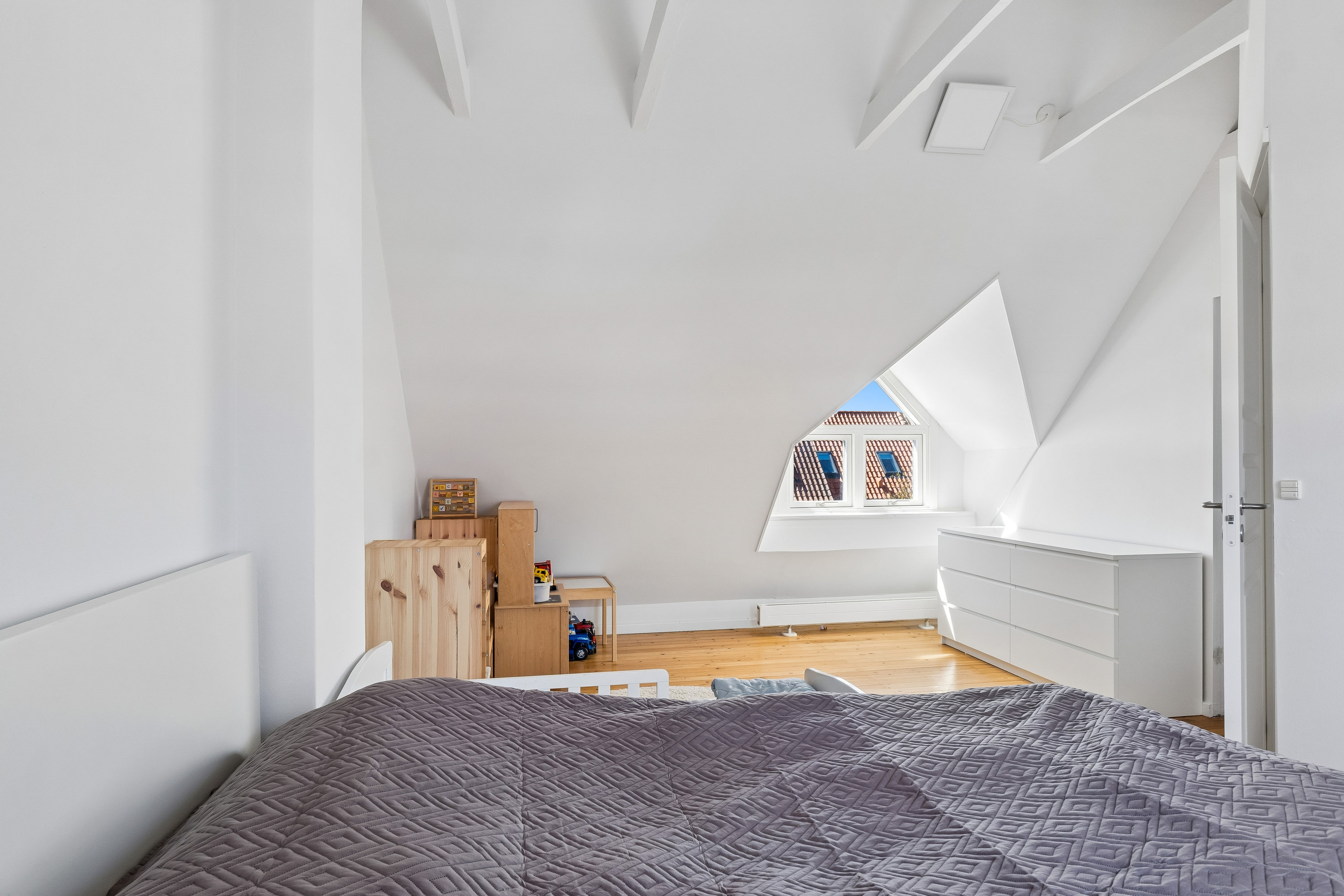 Fremhævet værelse billede i fuldskærmstilstand. Billede af Njalsvej 139, Højstrup, 5210 Odense NV