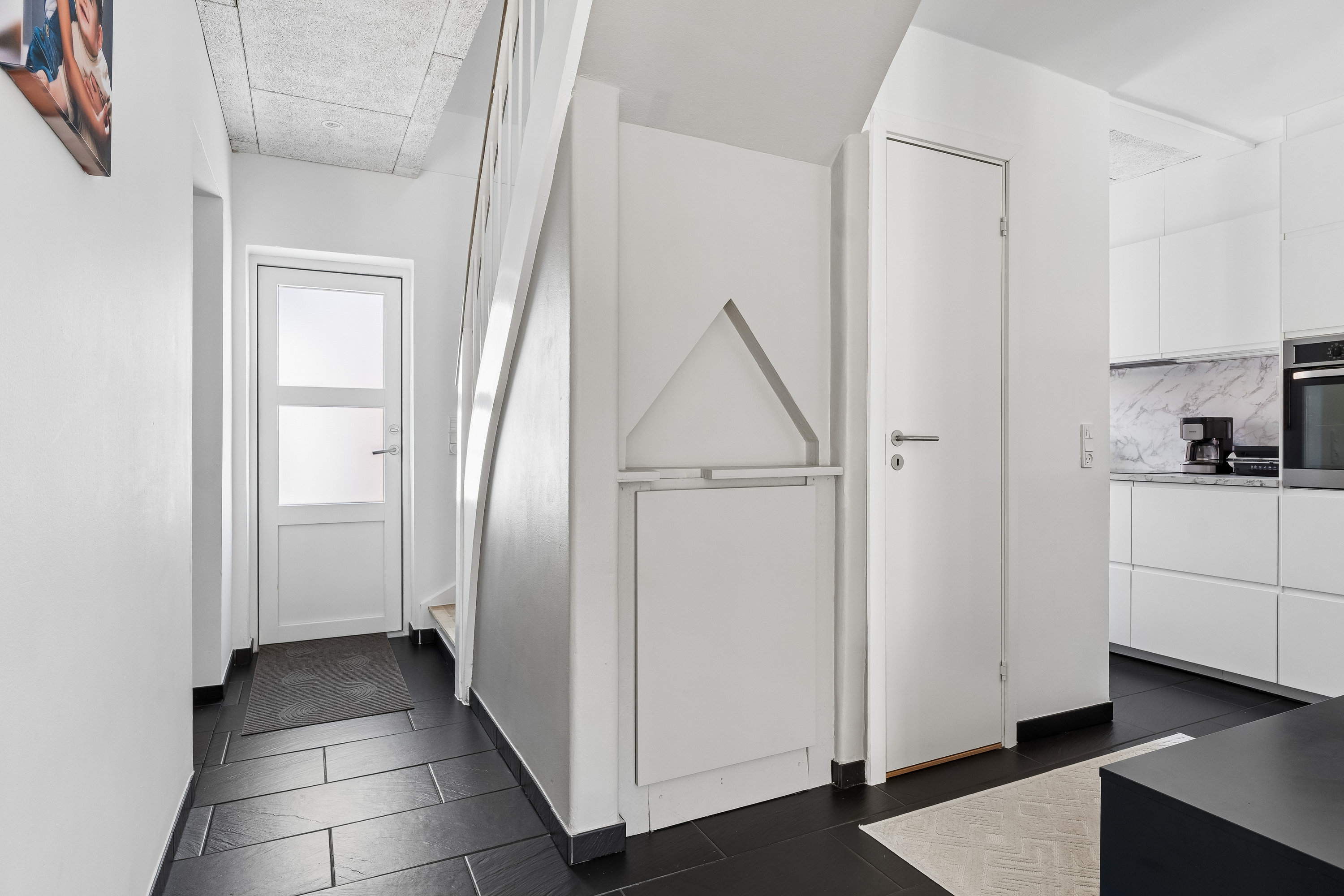 Fremhævet gang billede i fuldskærmstilstand. Billede af Njalsvej 139, Højstrup, 5210 Odense NV