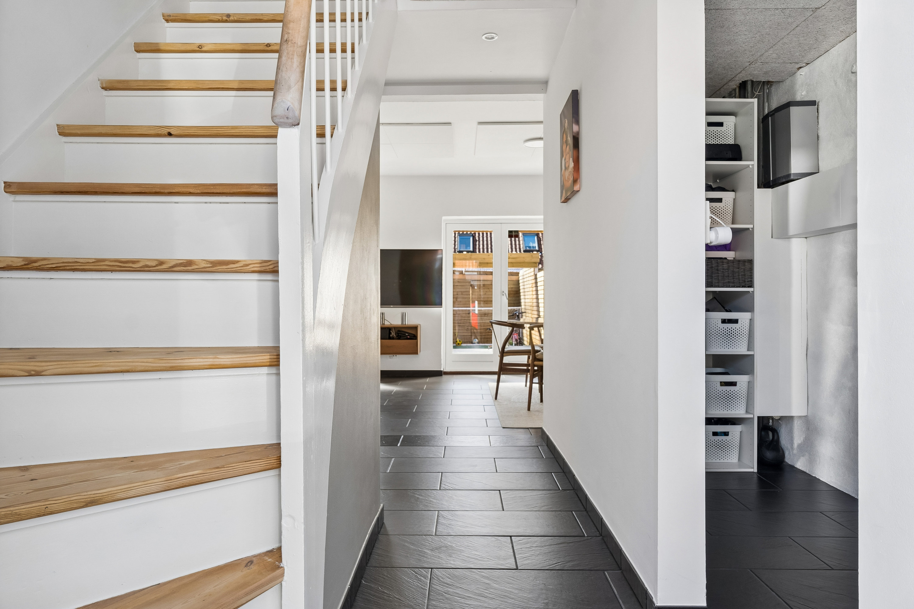 Fremhævet trappe billede i fuldskærmstilstand. Billede af Njalsvej 139, Højstrup, 5210 Odense NV