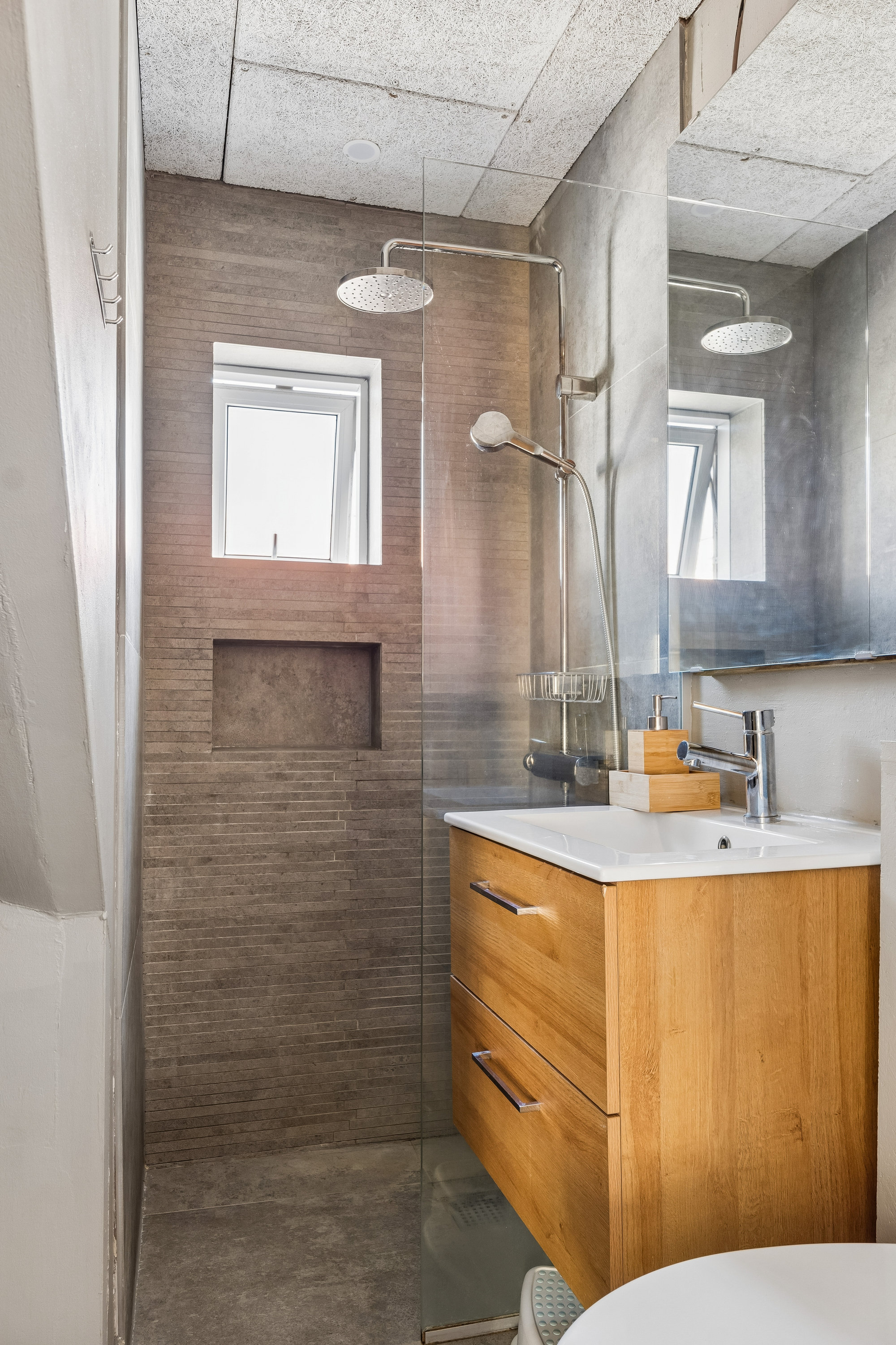 Fremhævet badeværelse billede i fuldskærmstilstand. Billede af Njalsvej 139, Højstrup, 5210 Odense NV