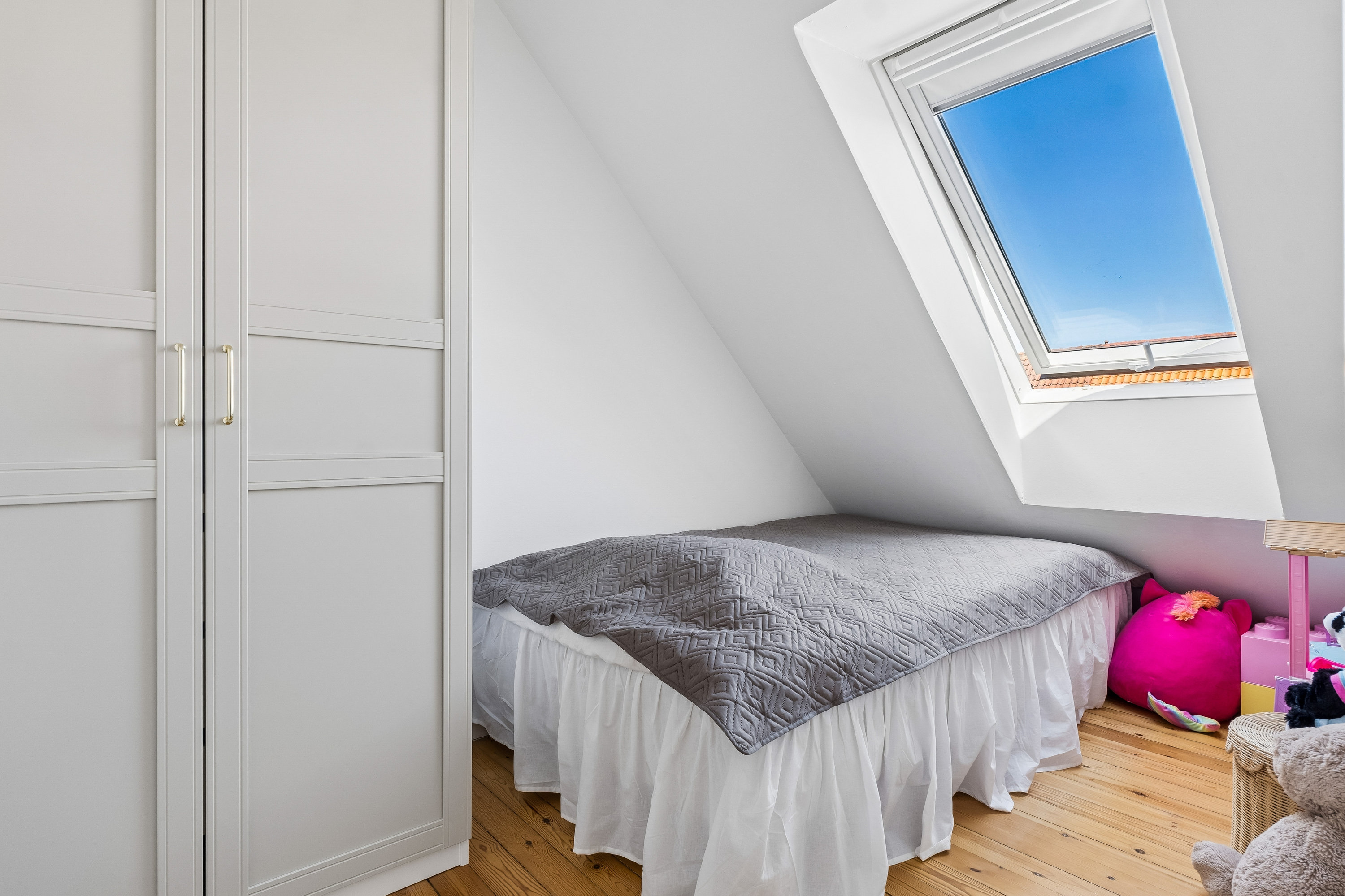 Fremhævet værelse billede i fuldskærmstilstand. Billede af Njalsvej 139, Højstrup, 5210 Odense NV