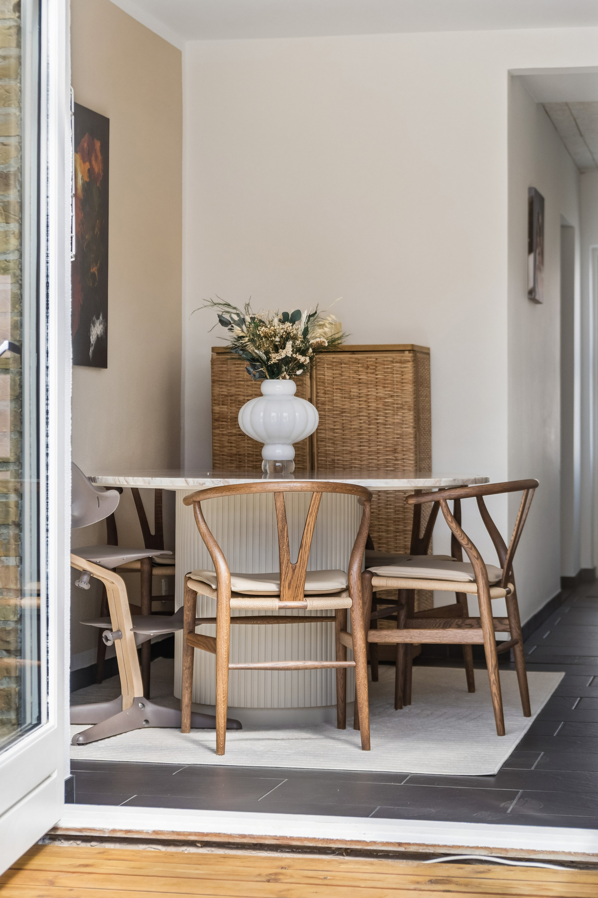 Fremhævet stue billede i fuldskærmstilstand. Billede af Njalsvej 139, Højstrup, 5210 Odense NV