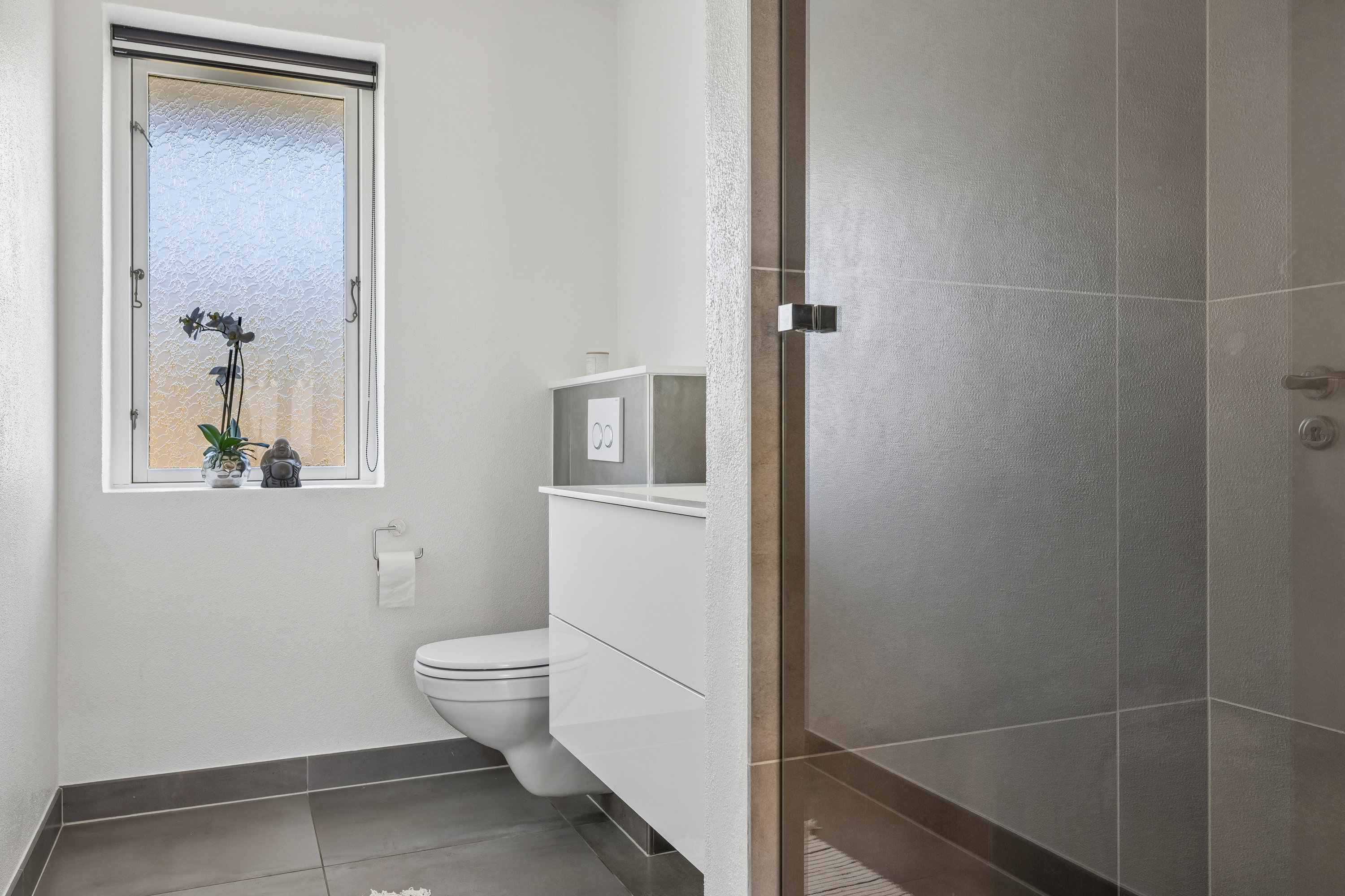 Fremhævet badeværelse billede i fuldskærmstilstand. Billede af Rypebakken 35, Snestrup, 5210 Odense NV