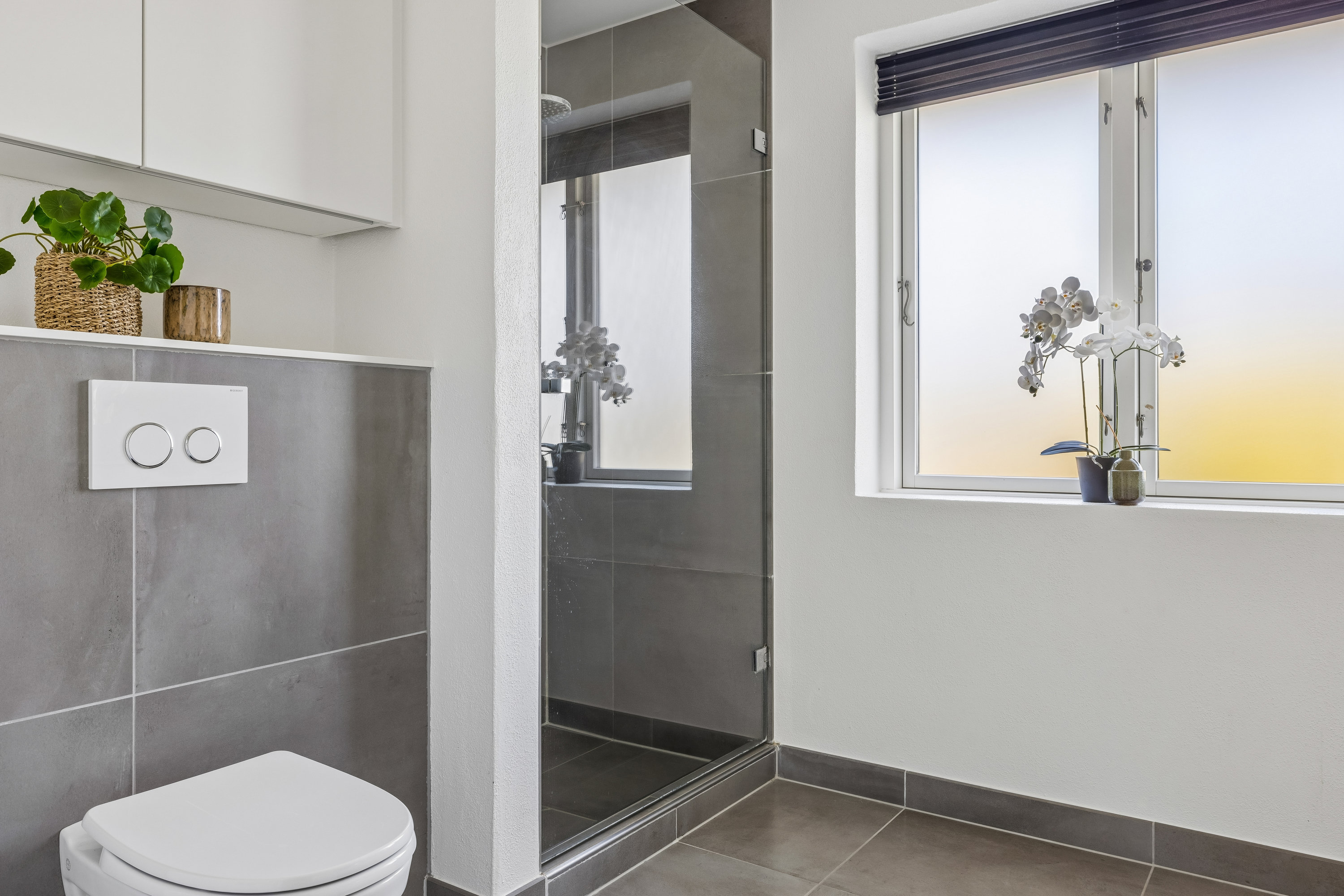 Fremhævet badeværelse billede i fuldskærmstilstand. Billede af Rypebakken 35, Snestrup, 5210 Odense NV