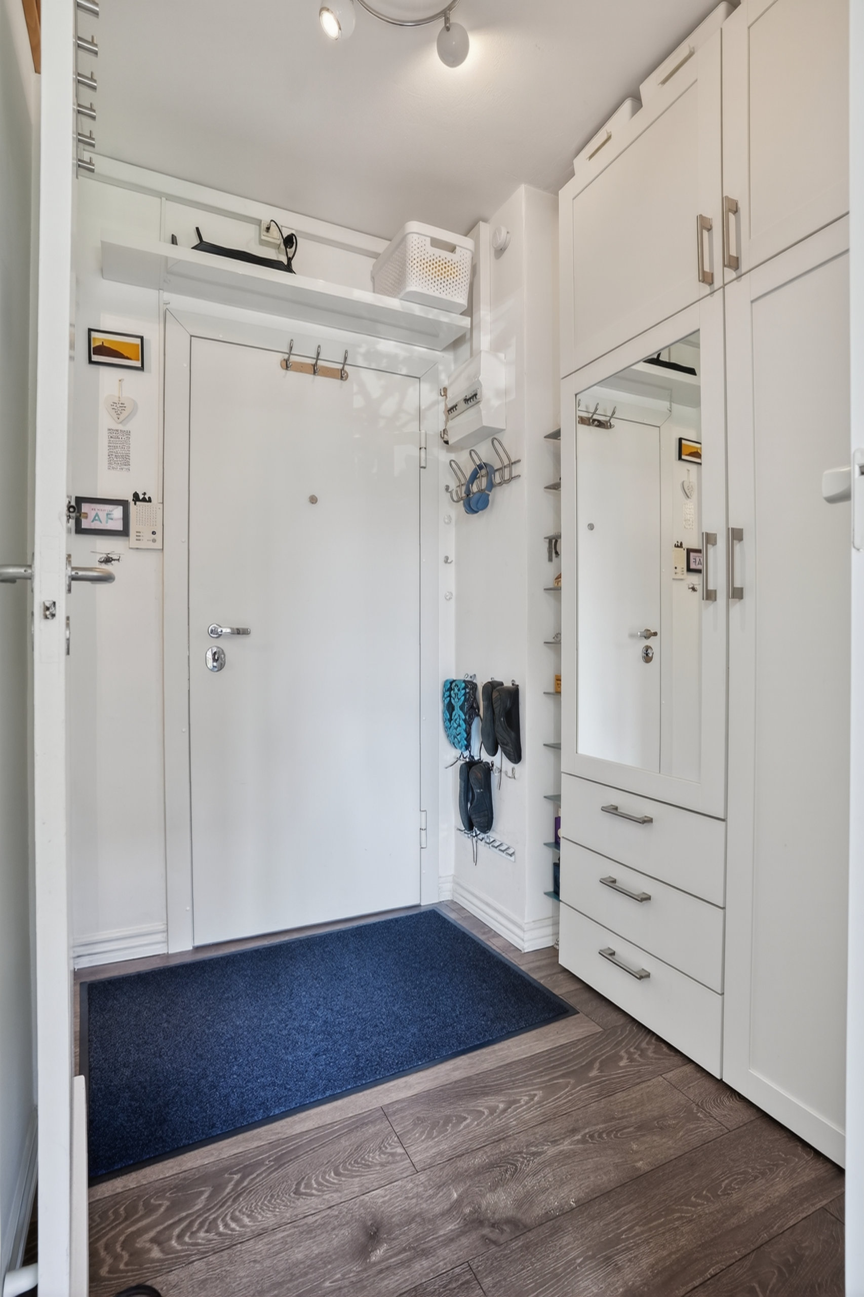 Fremhævet entré billede i fuldskærmstilstand. Billede af Lyshøjgårdsvej 89, 1. mf., 2500 Valby