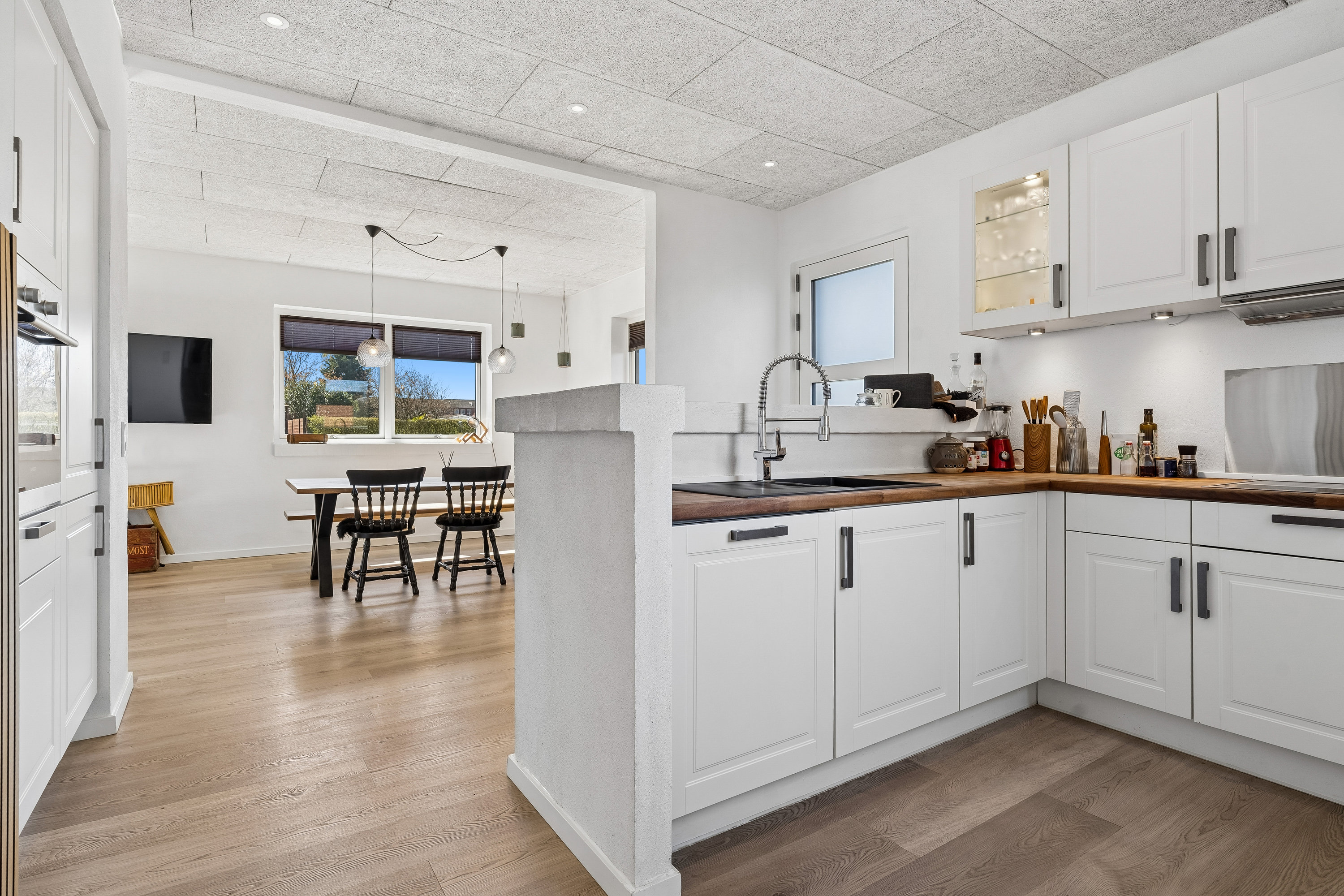 Fremhævet køkken billede i fuldskærmstilstand. Billede af Juelsbovej 18, 8723 Løsning