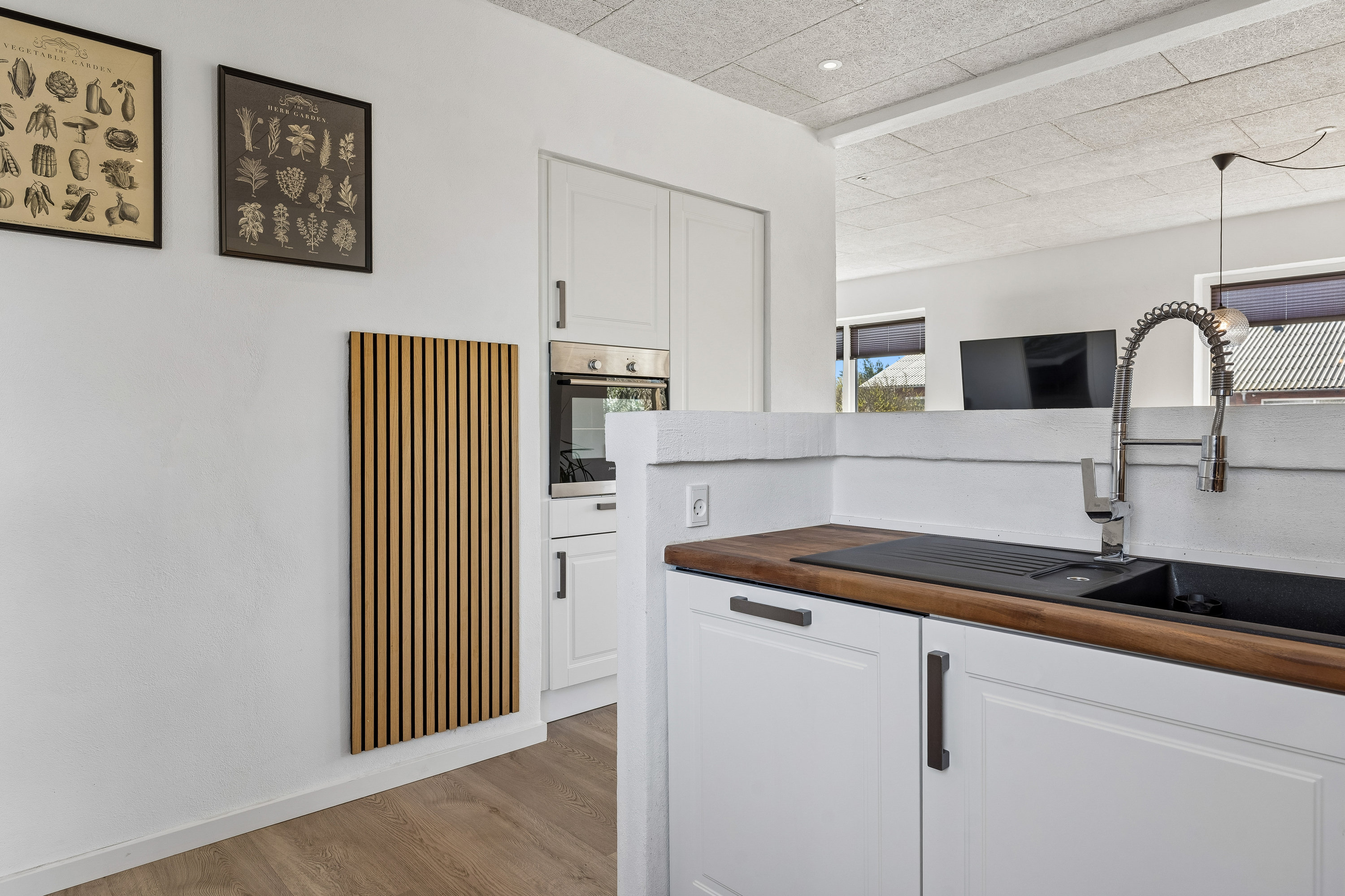 Fremhævet køkken billede i fuldskærmstilstand. Billede af Juelsbovej 18, 8723 Løsning