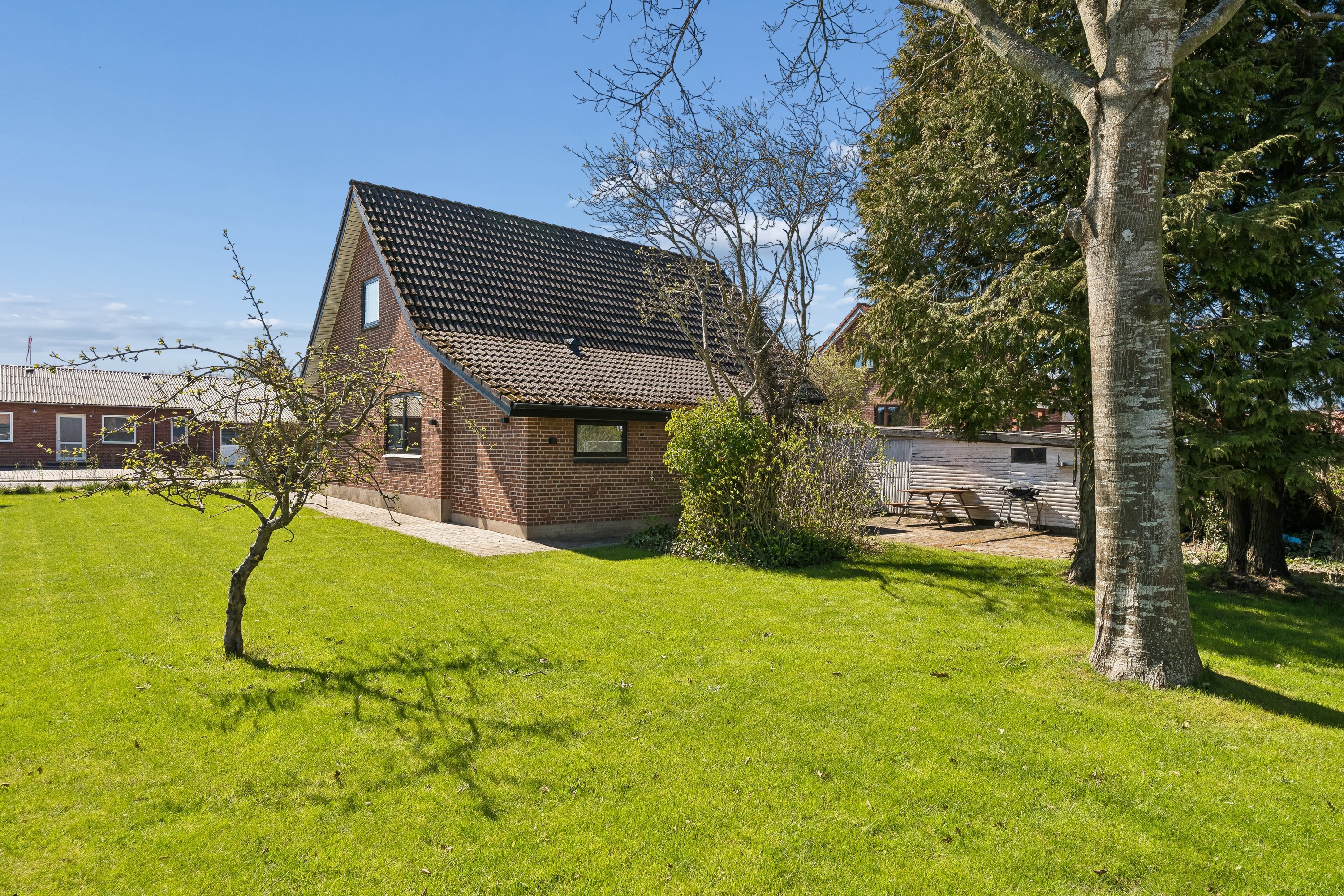 Fremhævet have billede i fuldskærmstilstand. Billede af Juelsbovej 18, 8723 Løsning