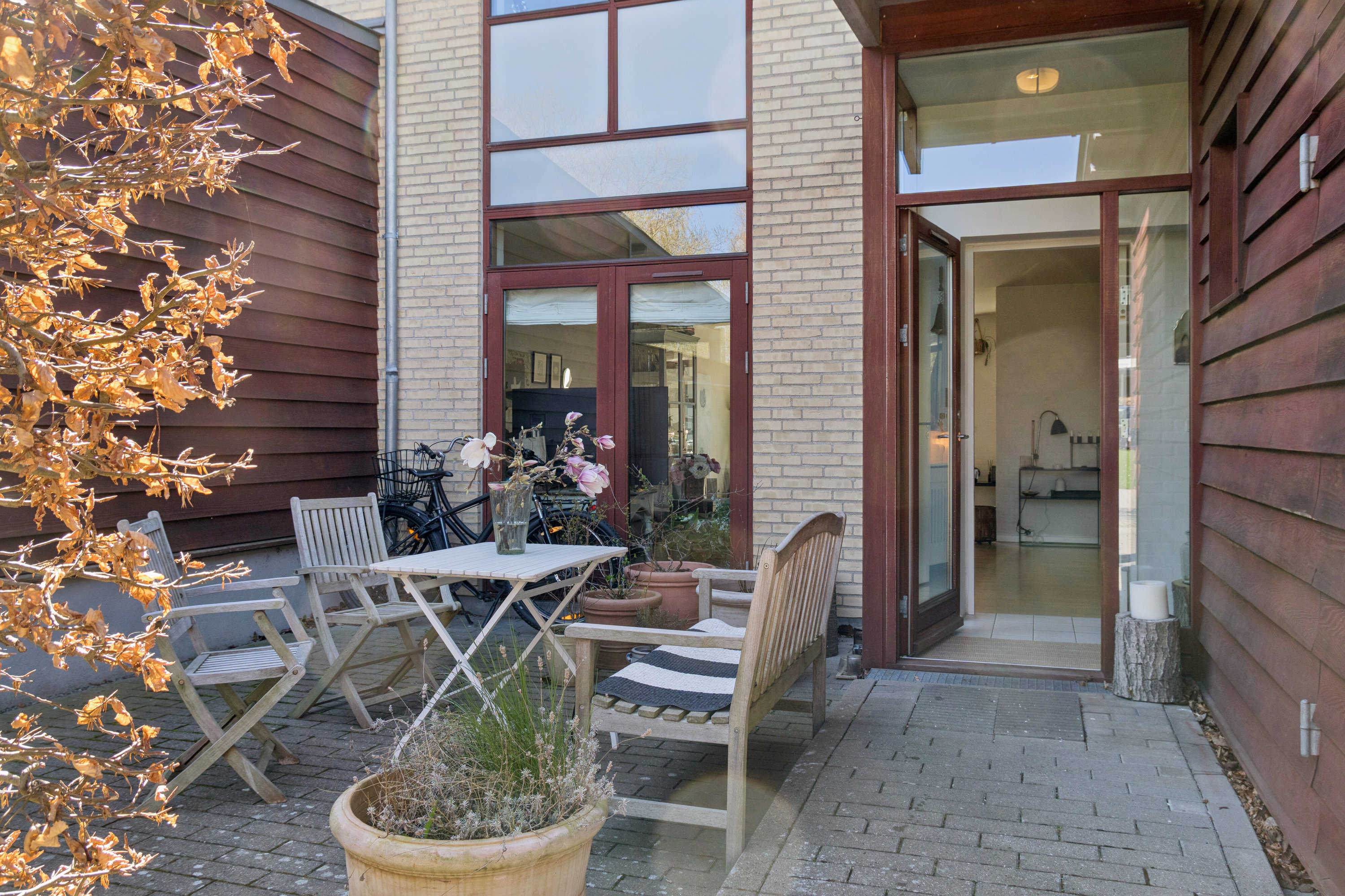 Fremhævet terrasse billede i fuldskærmstilstand. Billede af Ørbækgårds Alle 402, 2970 Hørsholm