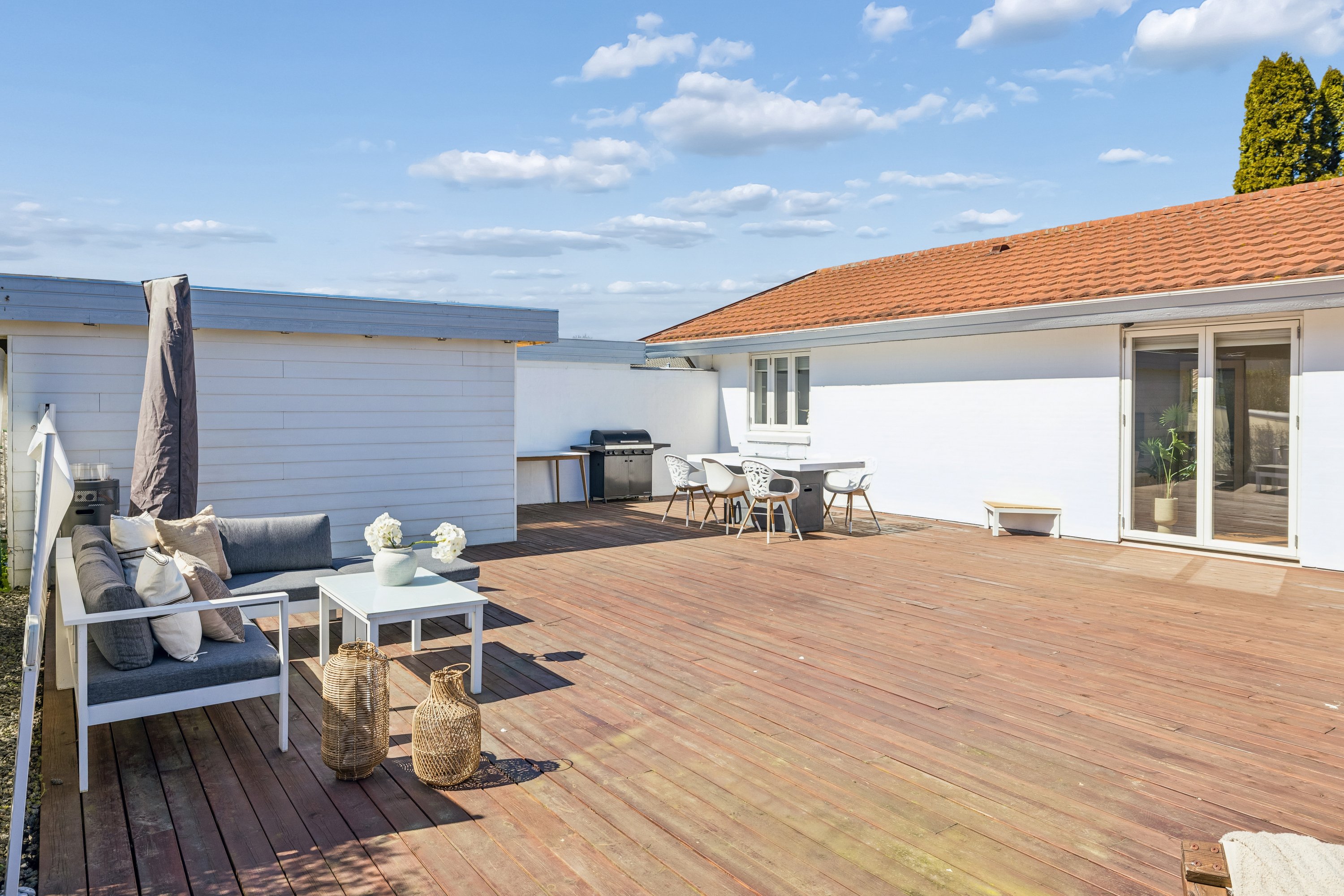 Fremhævet terrasse billede i fuldskærmstilstand. Billede af Løvsangervænget 9, Snestrup, 5210 Odense NV