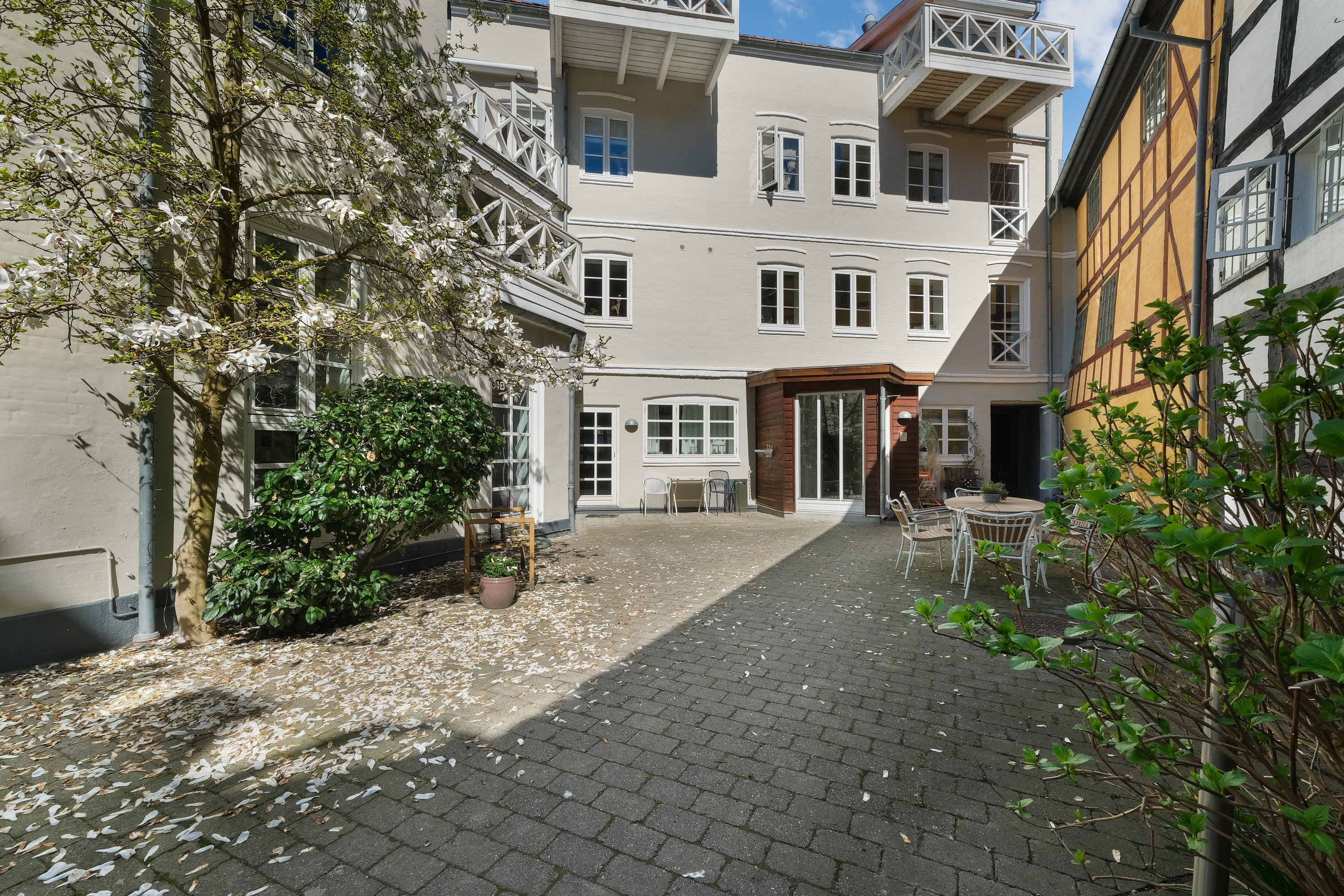 Miniaturebillede 2: gårdmiljø. Billede af Nørregade 31C, 1. tv., 5000 Odense C