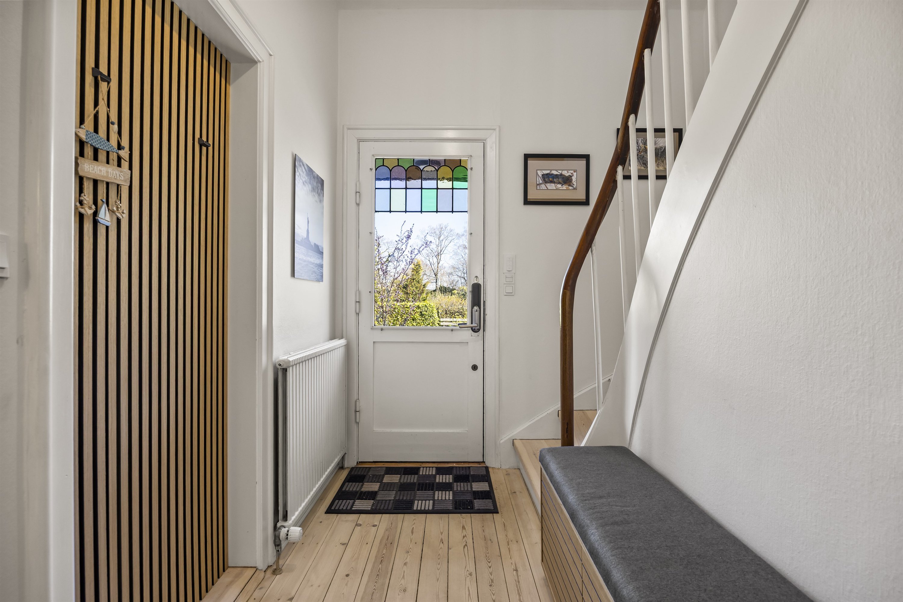 Fremhævet entré billede i fuldskærmstilstand. Billede af Nordre Strandvej 375, 3100 Hornbæk