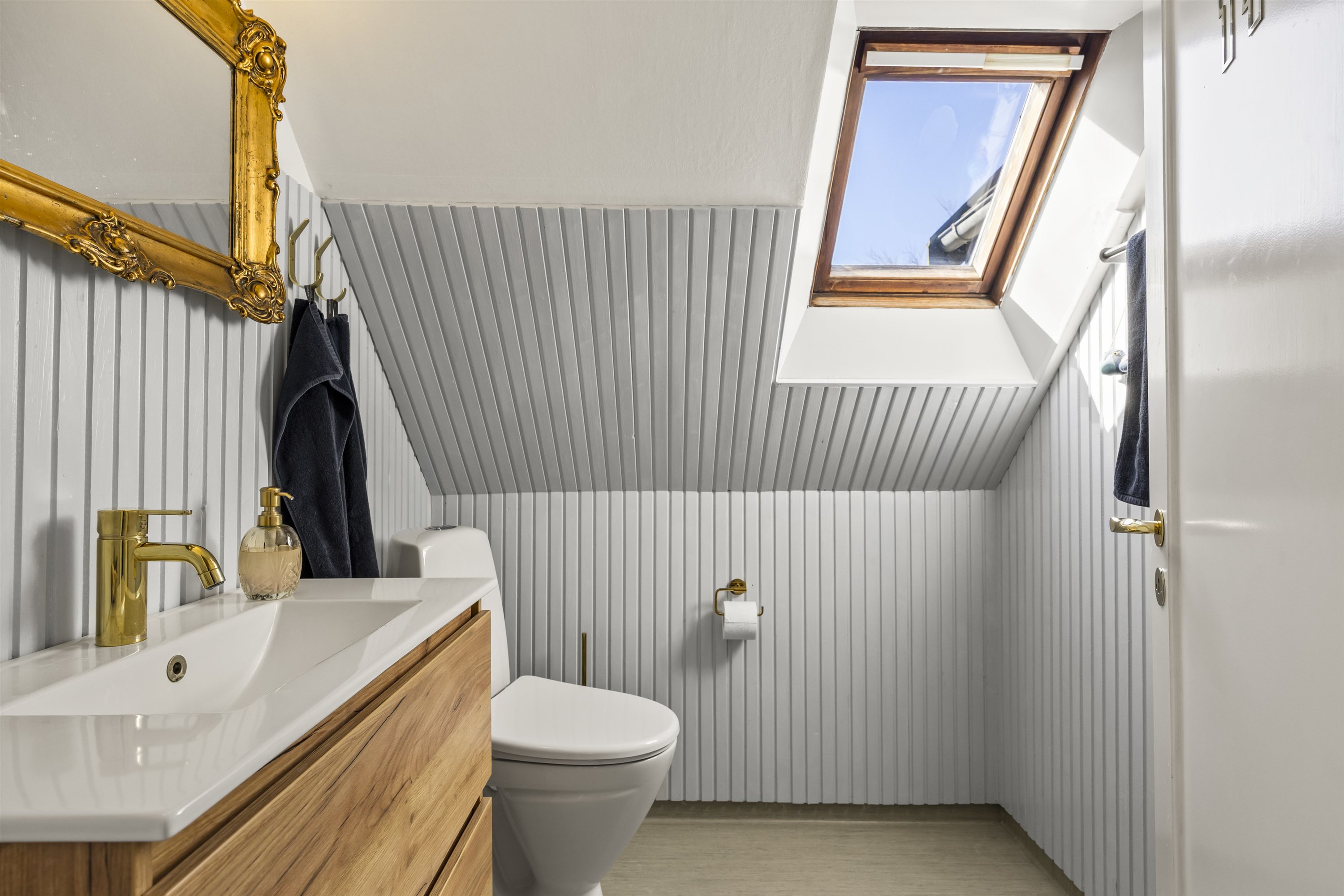 Fremhævet toilet billede i fuldskærmstilstand. Billede af Nordre Strandvej 375, 3100 Hornbæk