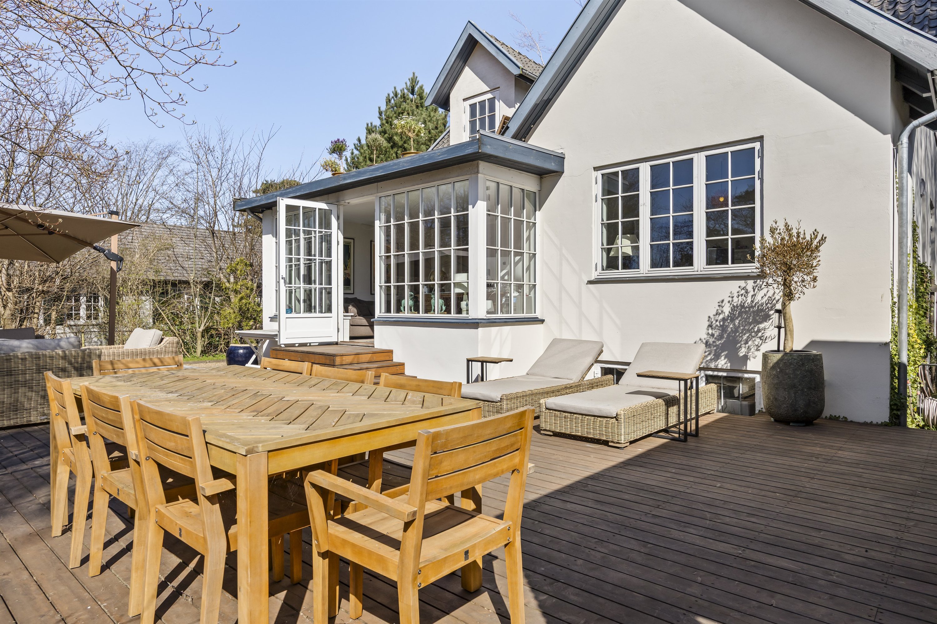 Fremhævet terrasse billede i fuldskærmstilstand. Billede af Nordre Strandvej 375, 3100 Hornbæk