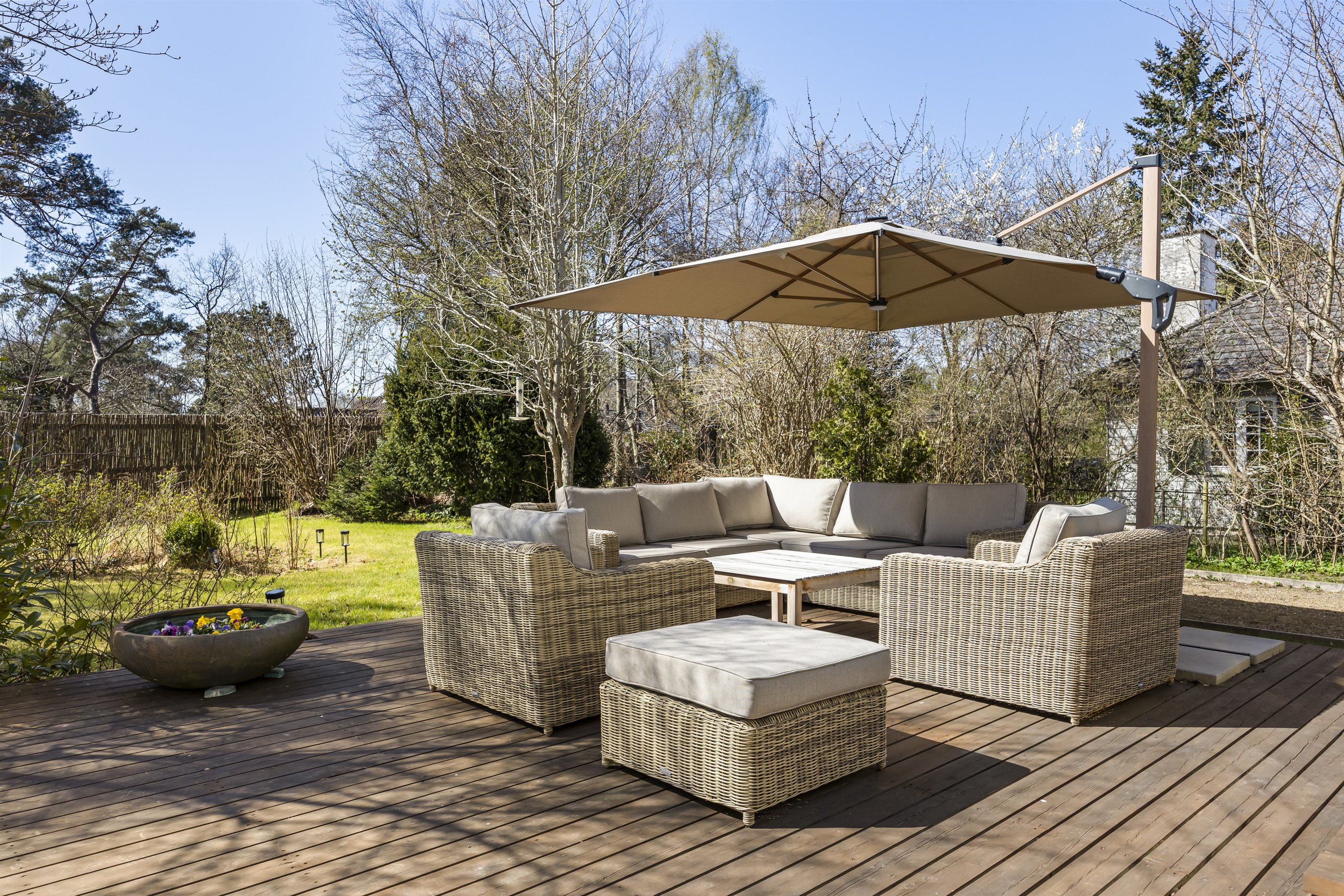 Fremhævet terrasse billede i fuldskærmstilstand. Billede af Nordre Strandvej 375, 3100 Hornbæk