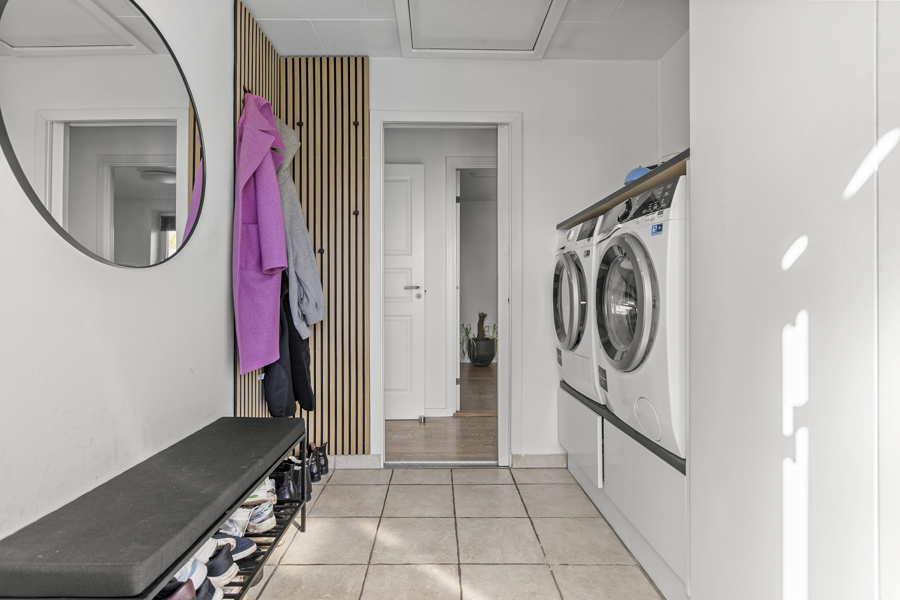 Fremhævet entré billede i fuldskærmstilstand. Billede af Fogedgårdsvej 42, 4050 Skibby