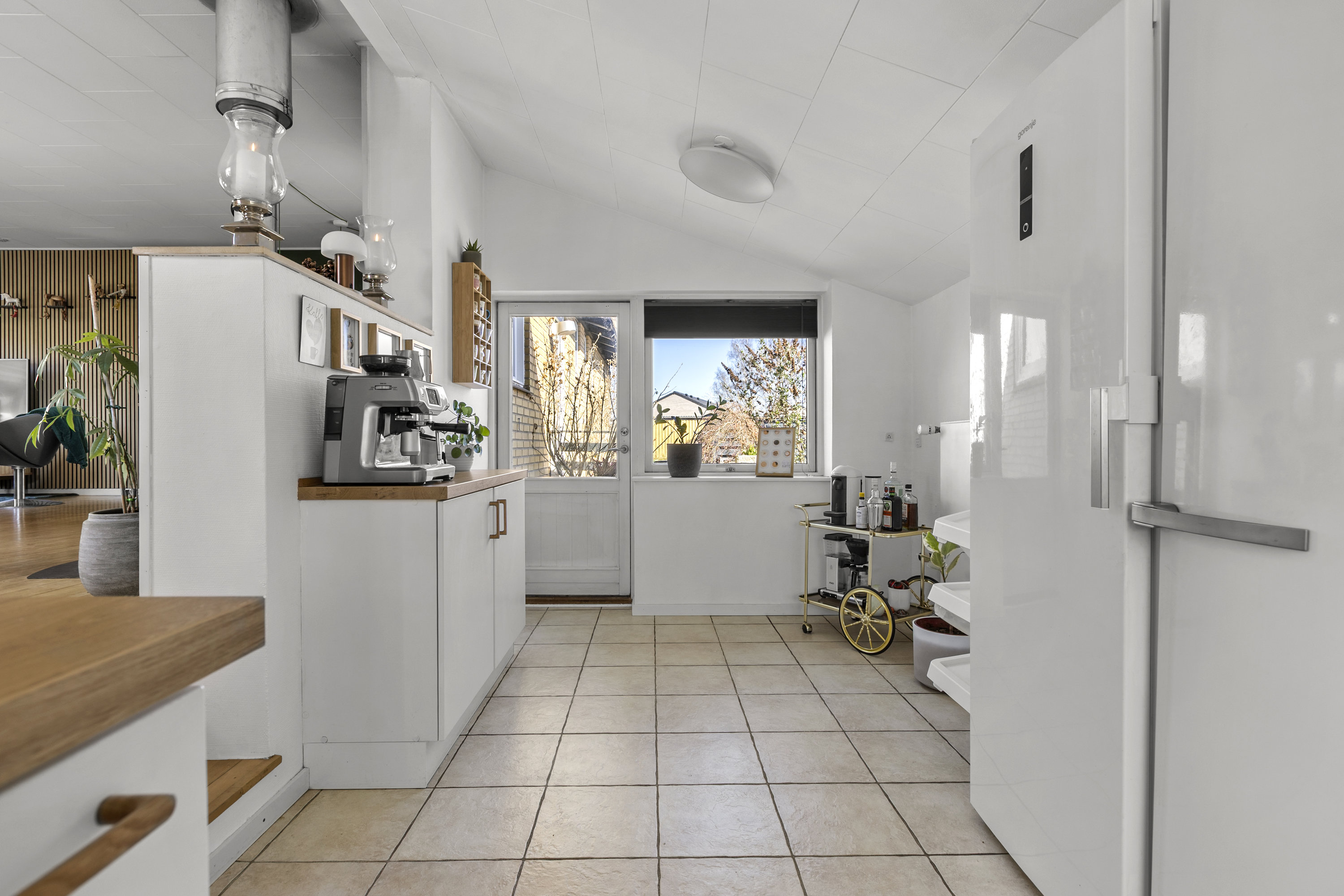 Fremhævet køkken billede i fuldskærmstilstand. Billede af Fogedgårdsvej 42, 4050 Skibby