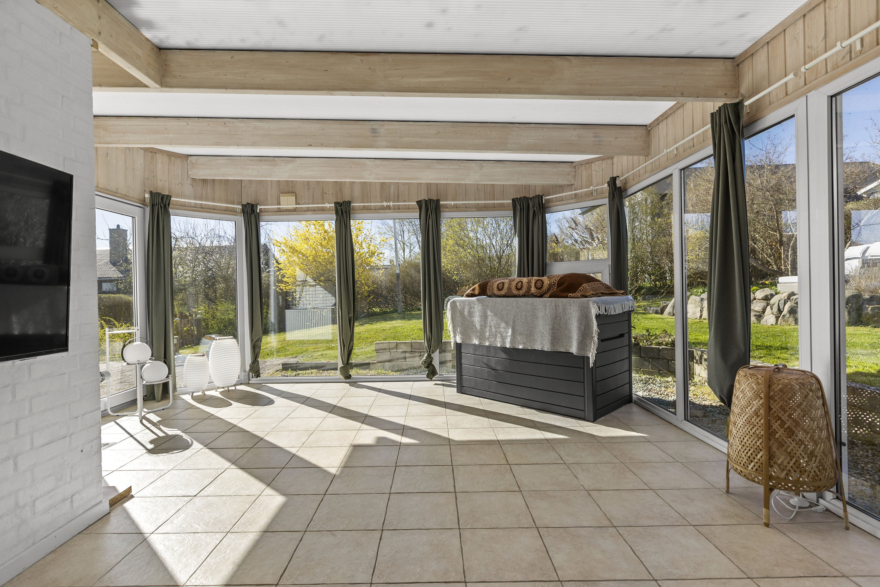 Fremhævet udestue billede i fuldskærmstilstand. Billede af Fogedgårdsvej 42, 4050 Skibby