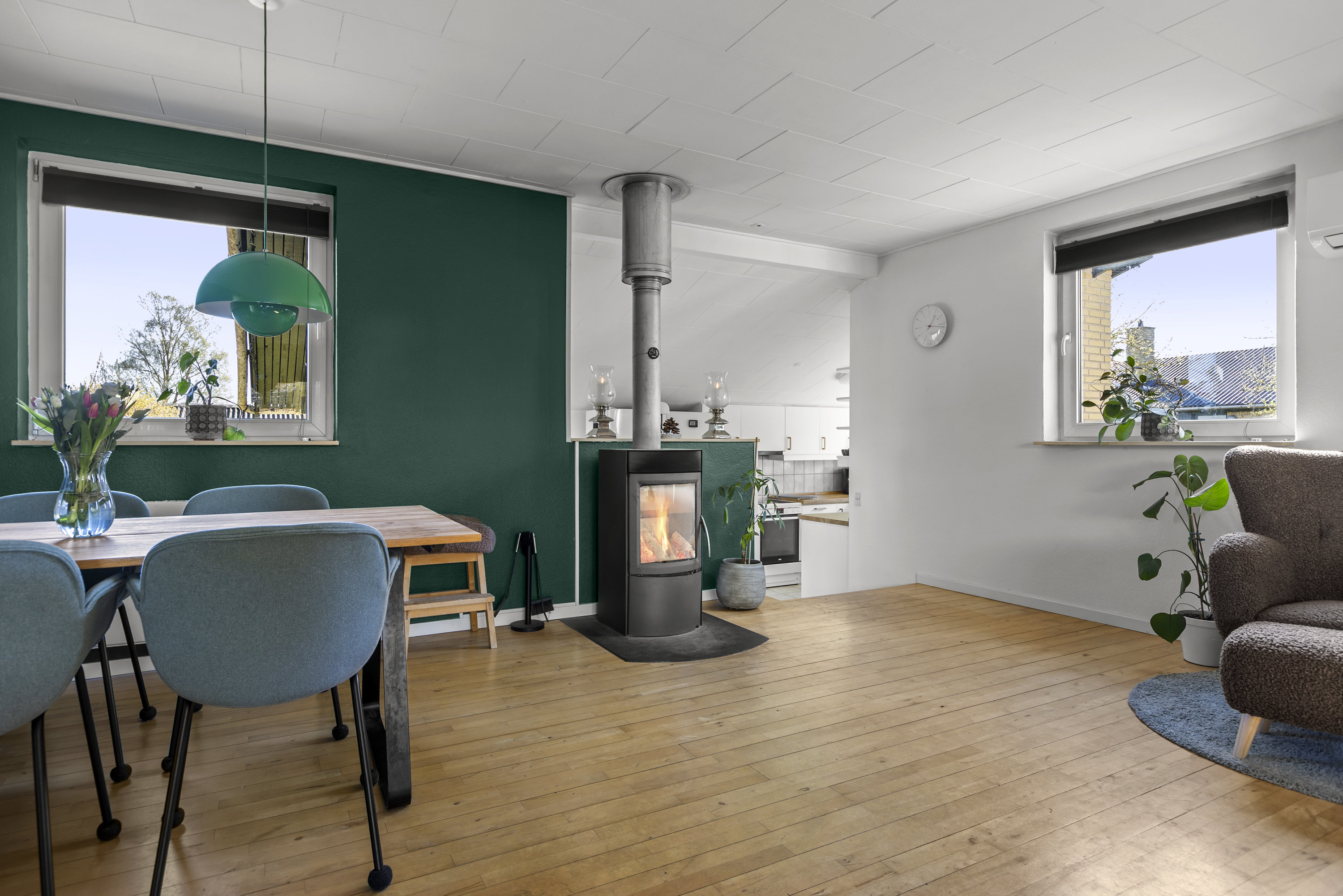 Fremhævet stue billede i fuldskærmstilstand. Billede af Fogedgårdsvej 42, 4050 Skibby