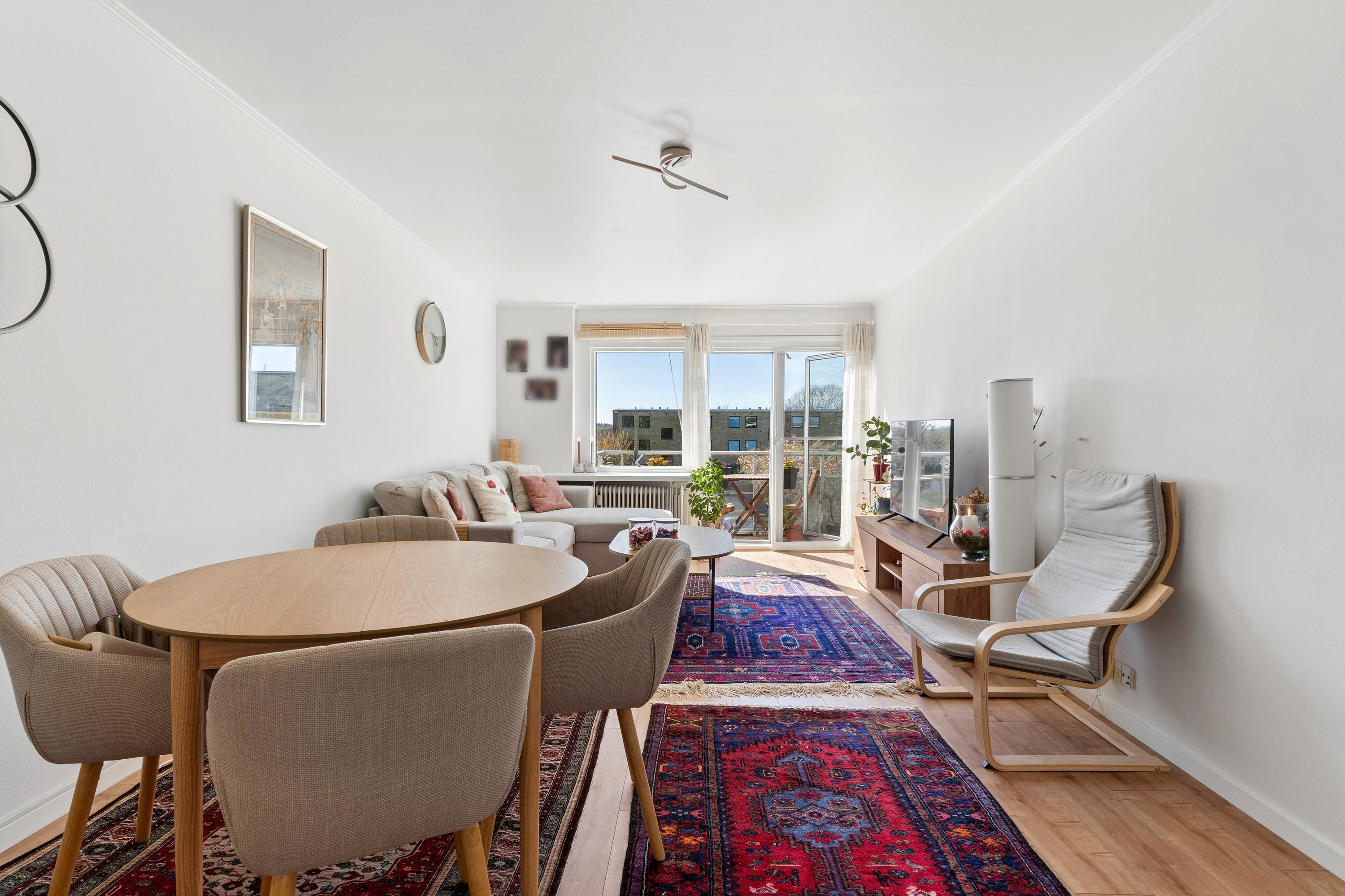 Miniaturebillede 1: spisestue. Billede af Bybjergvej 19, 2. tv., 2970 Hørsholm