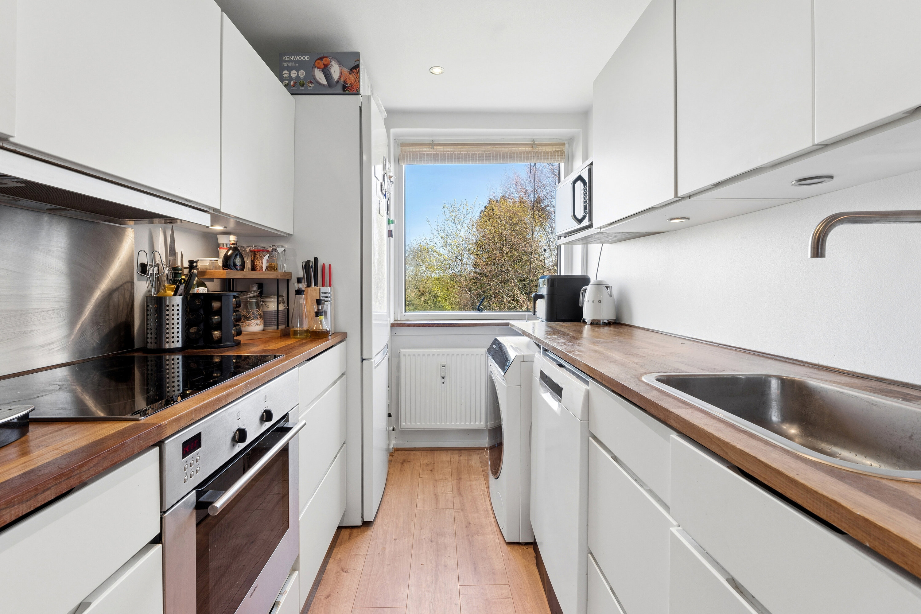 Fremhævet køkken billede i fuldskærmstilstand. Billede af Bybjergvej 19, 2. tv., 2970 Hørsholm