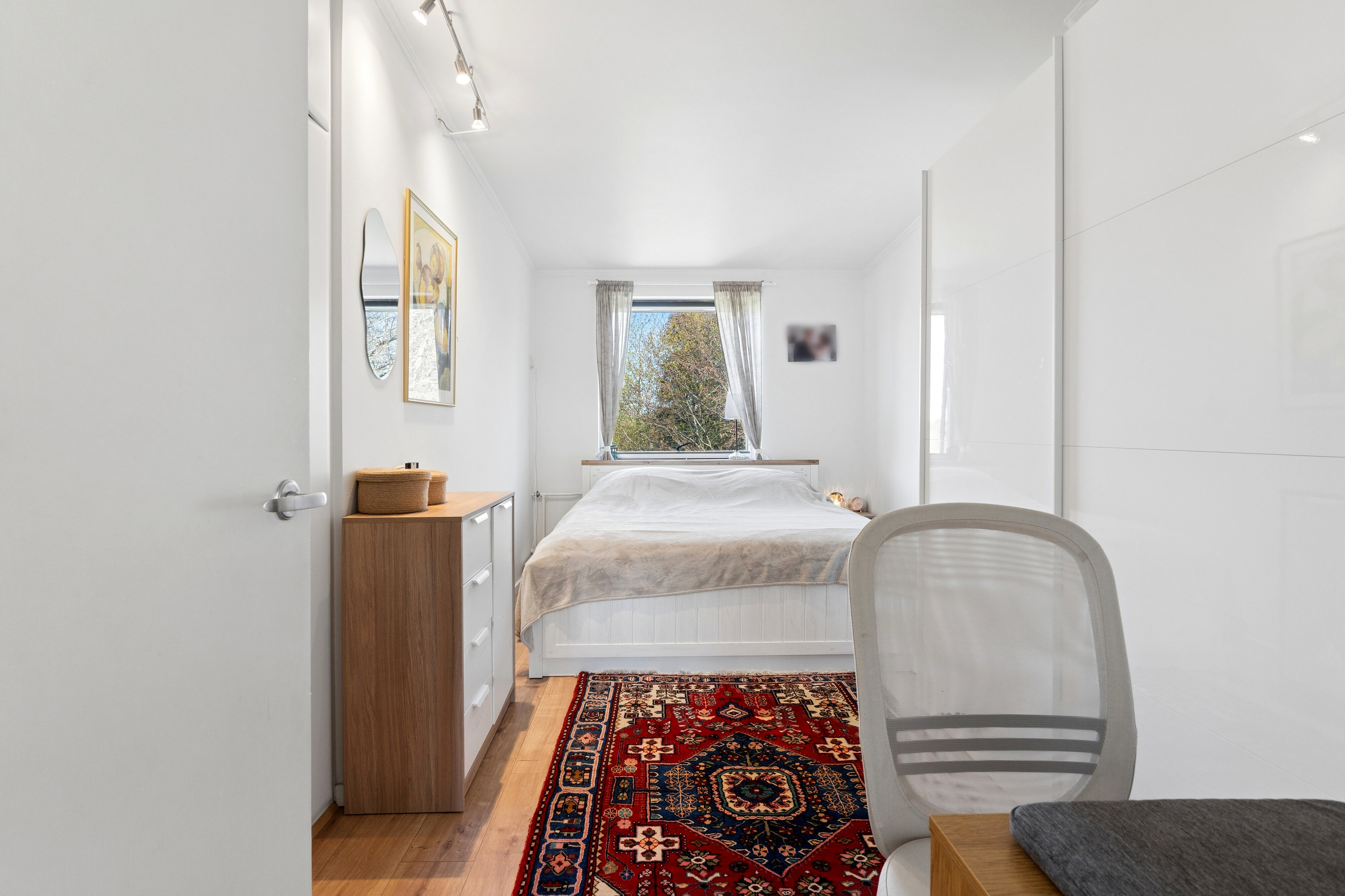 Fremhævet soveværelse billede i fuldskærmstilstand. Billede af Bybjergvej 19, 2. tv., 2970 Hørsholm