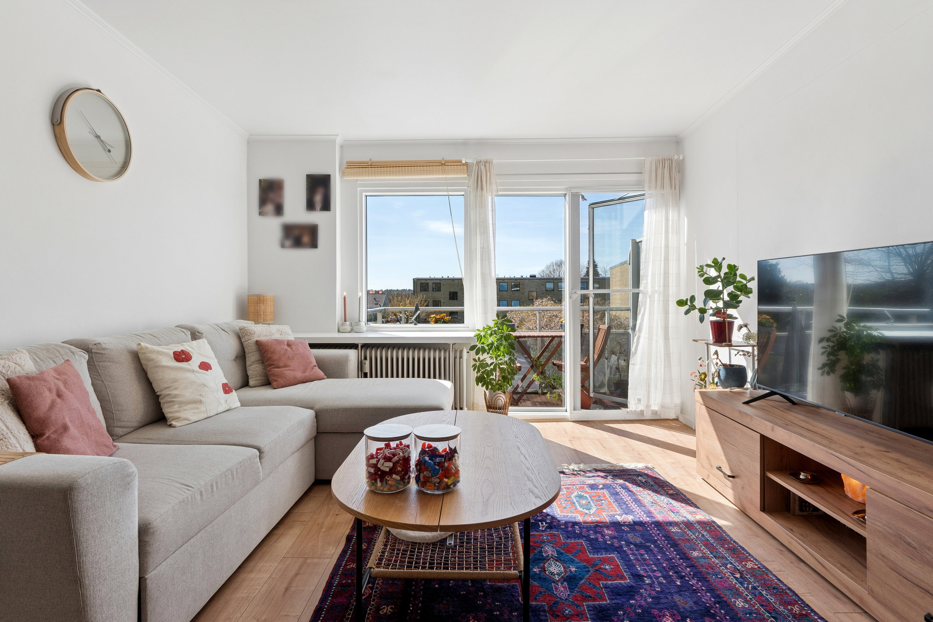 Miniaturebillede 2: stue. Billede af Bybjergvej 19, 2. tv., 2970 Hørsholm