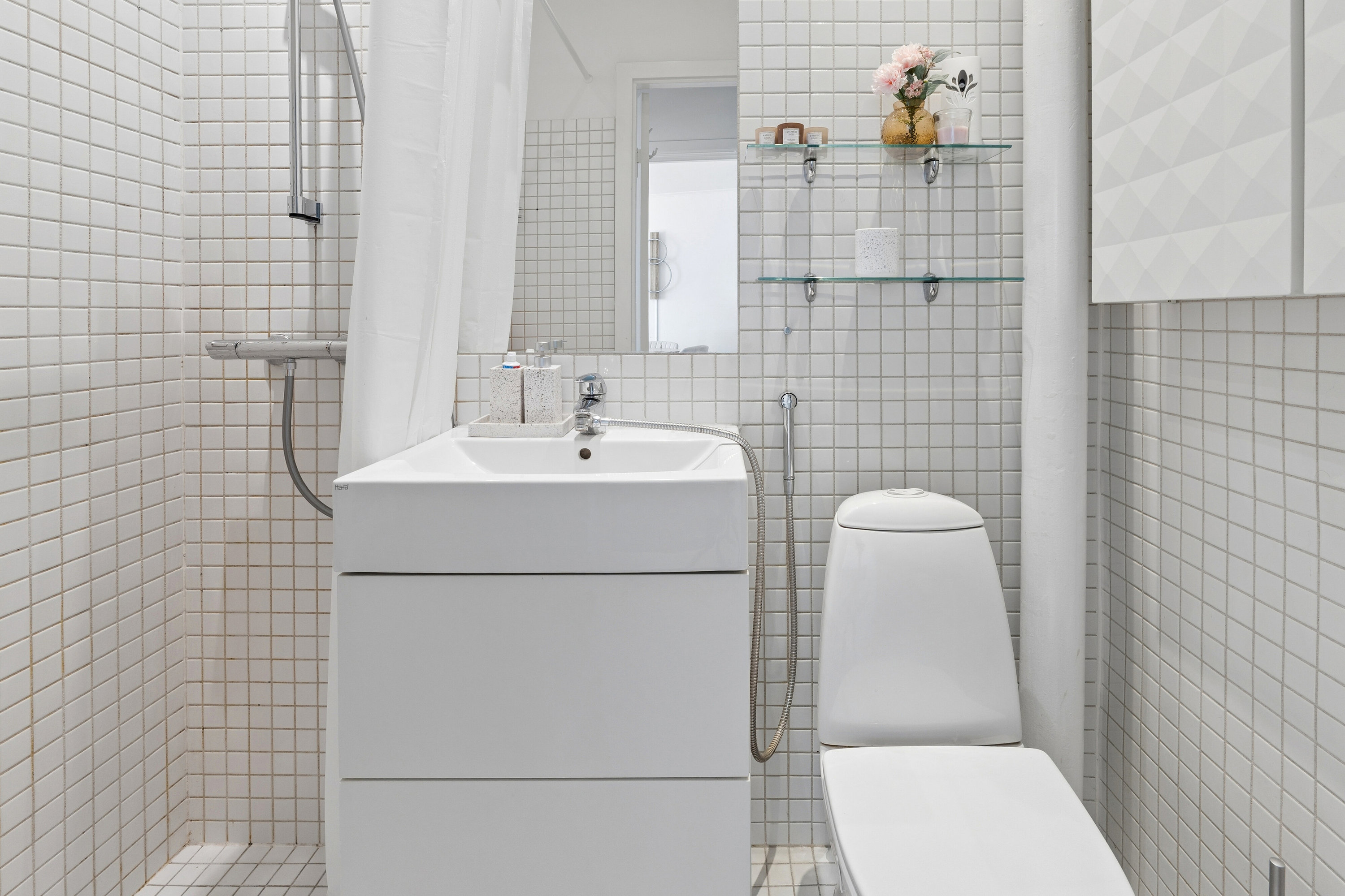 Fremhævet badeværelse billede i fuldskærmstilstand. Billede af Bybjergvej 19, 2. tv., 2970 Hørsholm