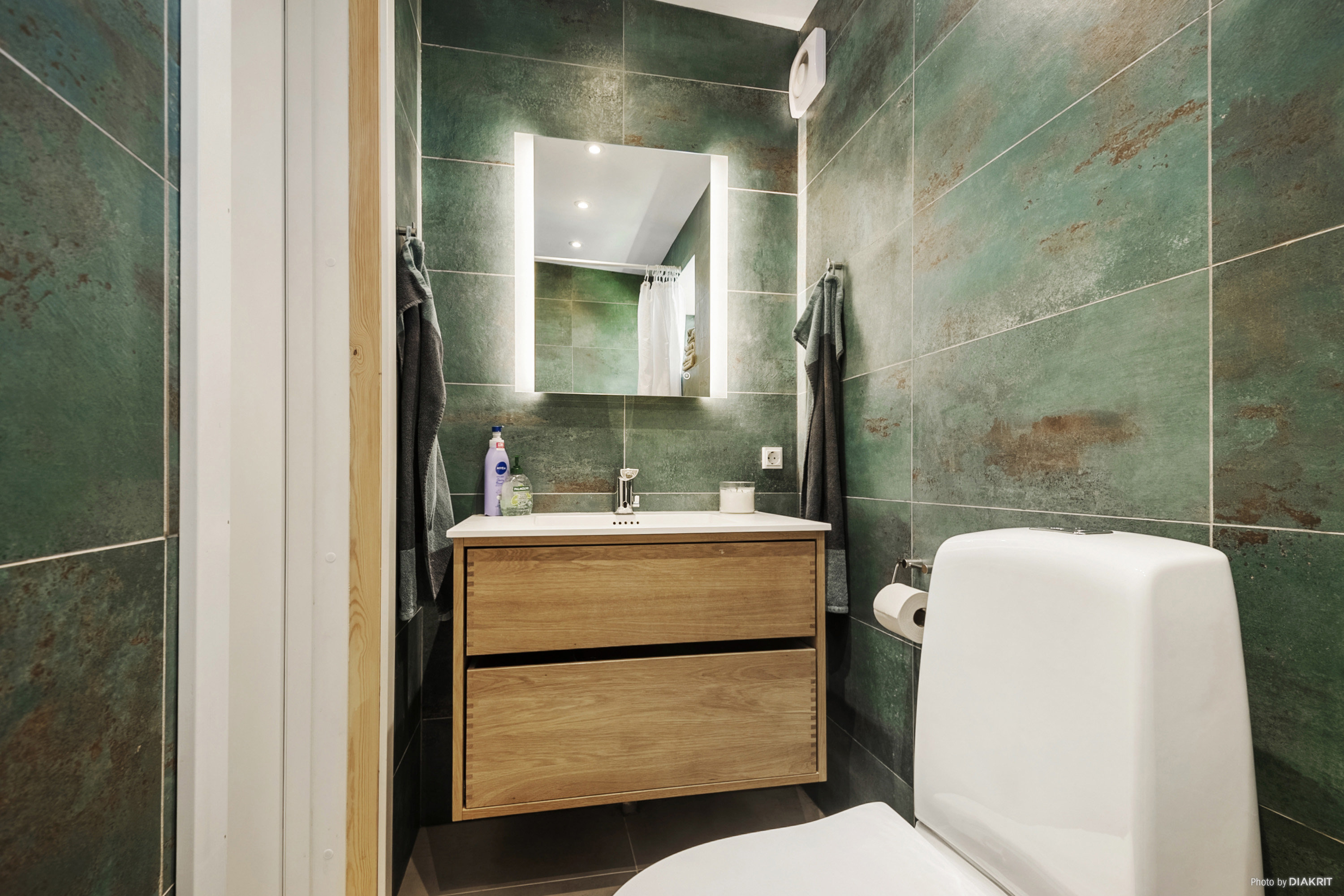 Fremhævet toilet billede i fuldskærmstilstand. Billede af Skrænten 51, 4671 Strøby