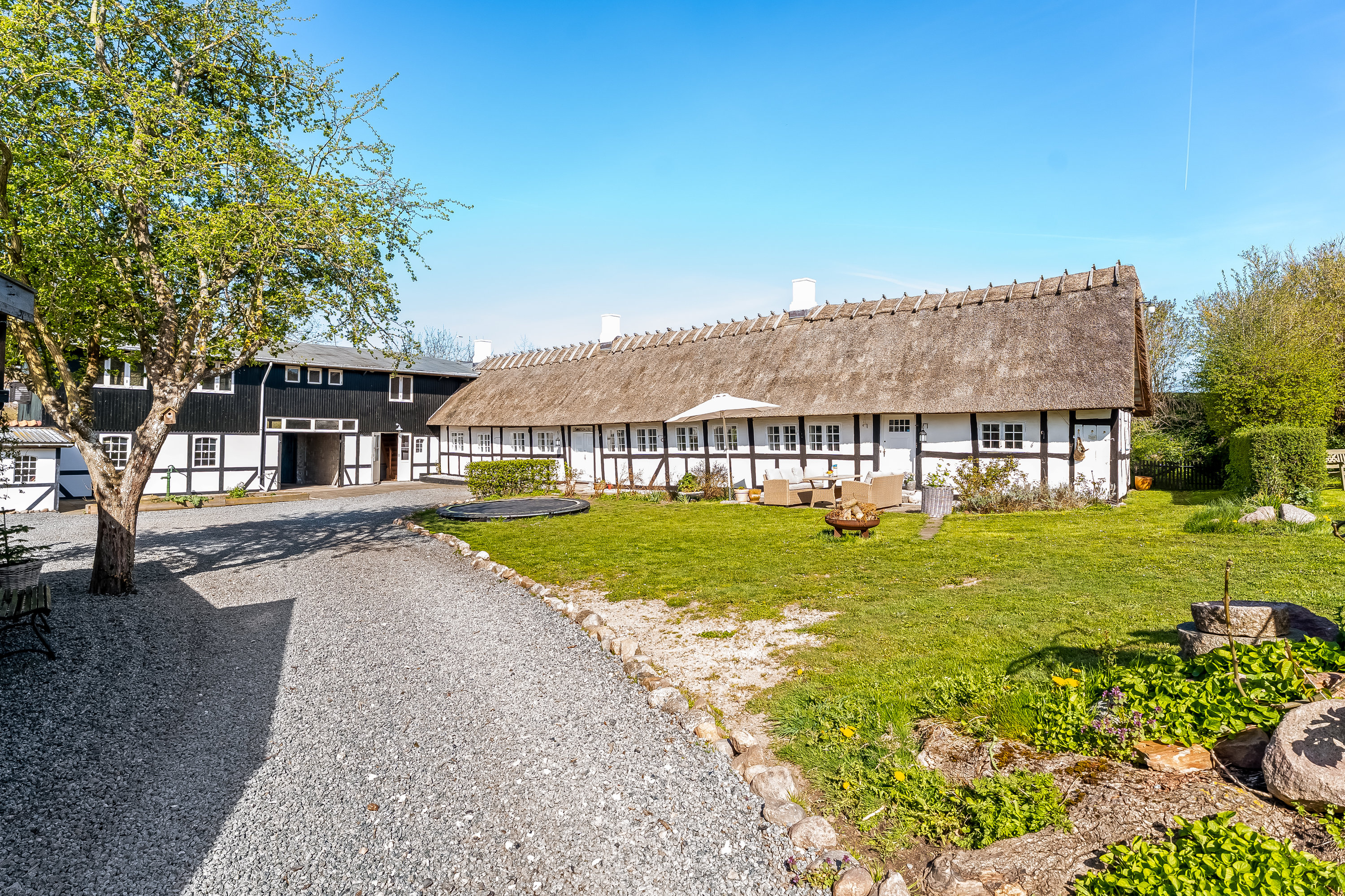 Fremhævet gårdsplads billede i fuldskærmstilstand. Billede af Ravnsborgvej 22, 4943 Torrig L