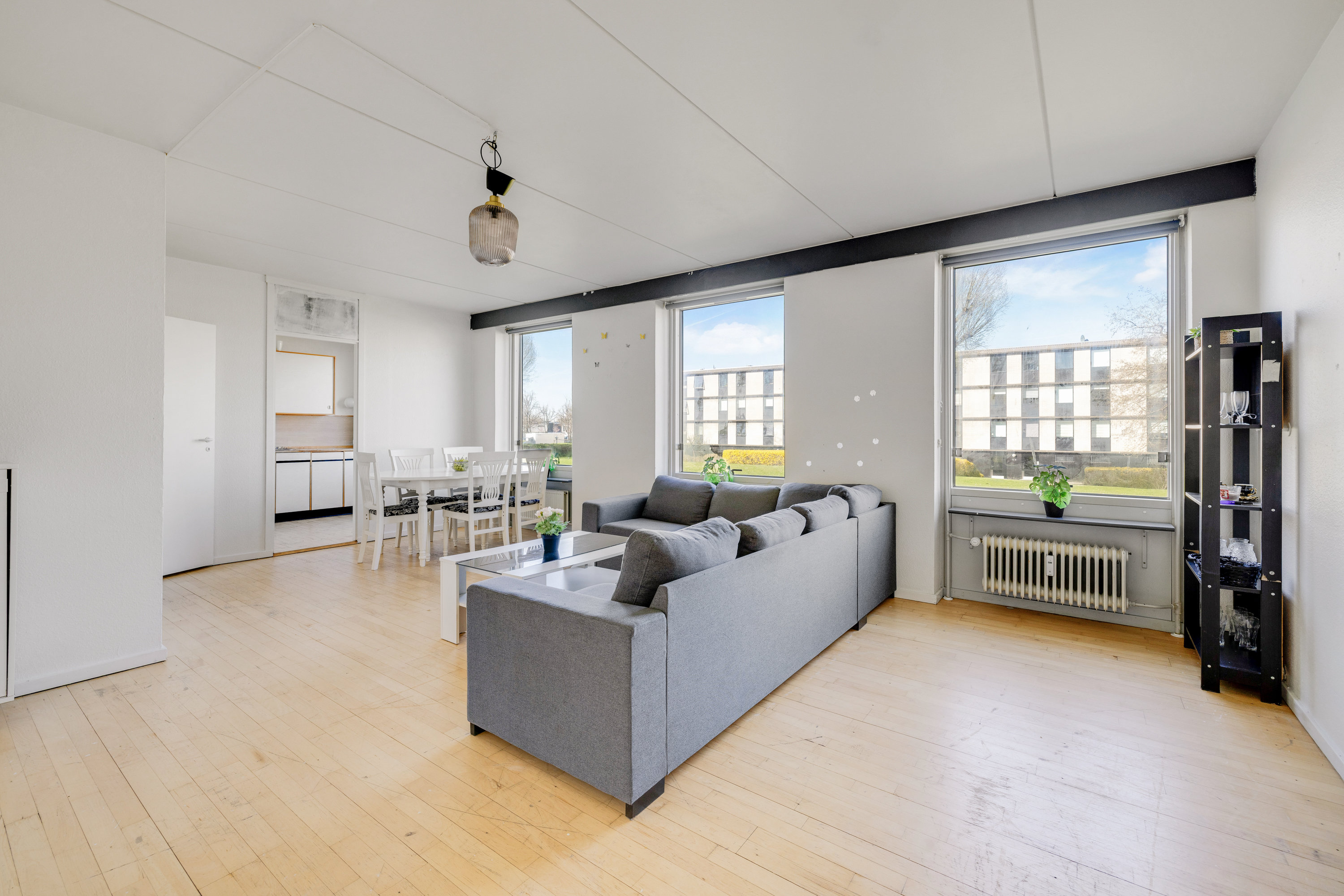 Miniaturebillede 2: stue. Billede af Pileengen 8, st.. th., 2625 Vallensbæk