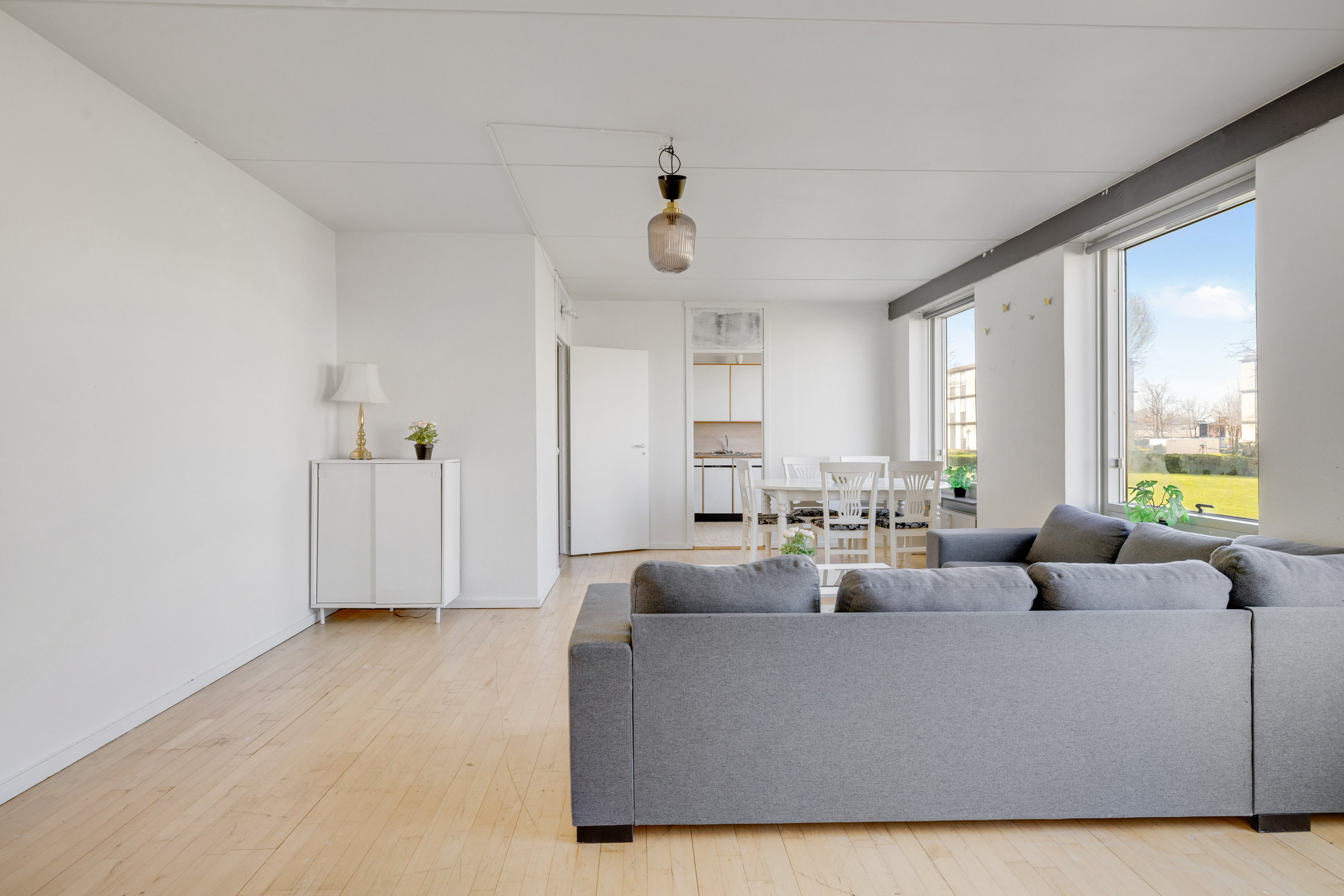 Fremhævet stue billede i fuldskærmstilstand. Billede af Pileengen 8, st.. th., 2625 Vallensbæk