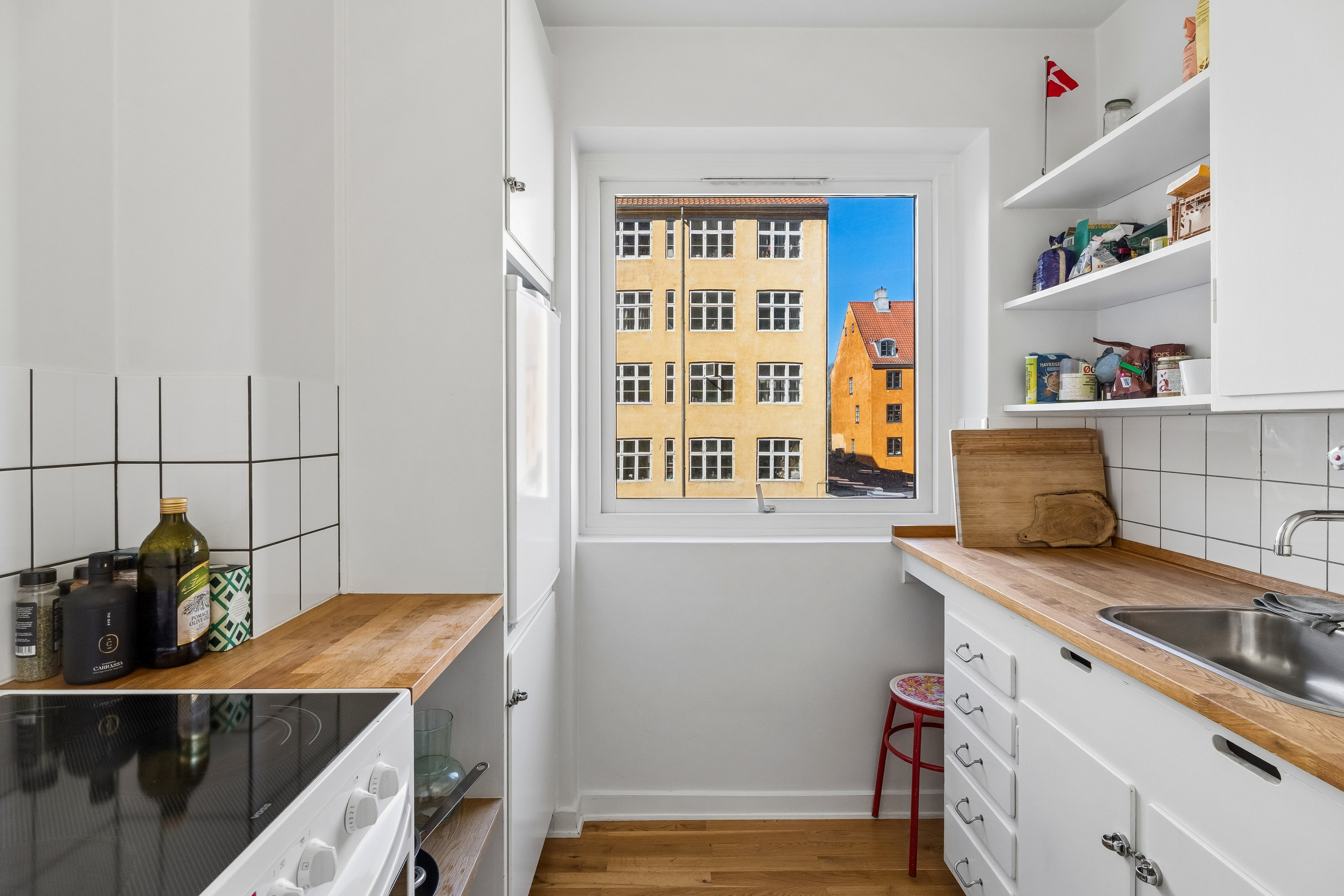 Fremhævet køkken billede i fuldskærmstilstand. Billede af Dronningens Tværgade 48, 2. 3., 1302 København K