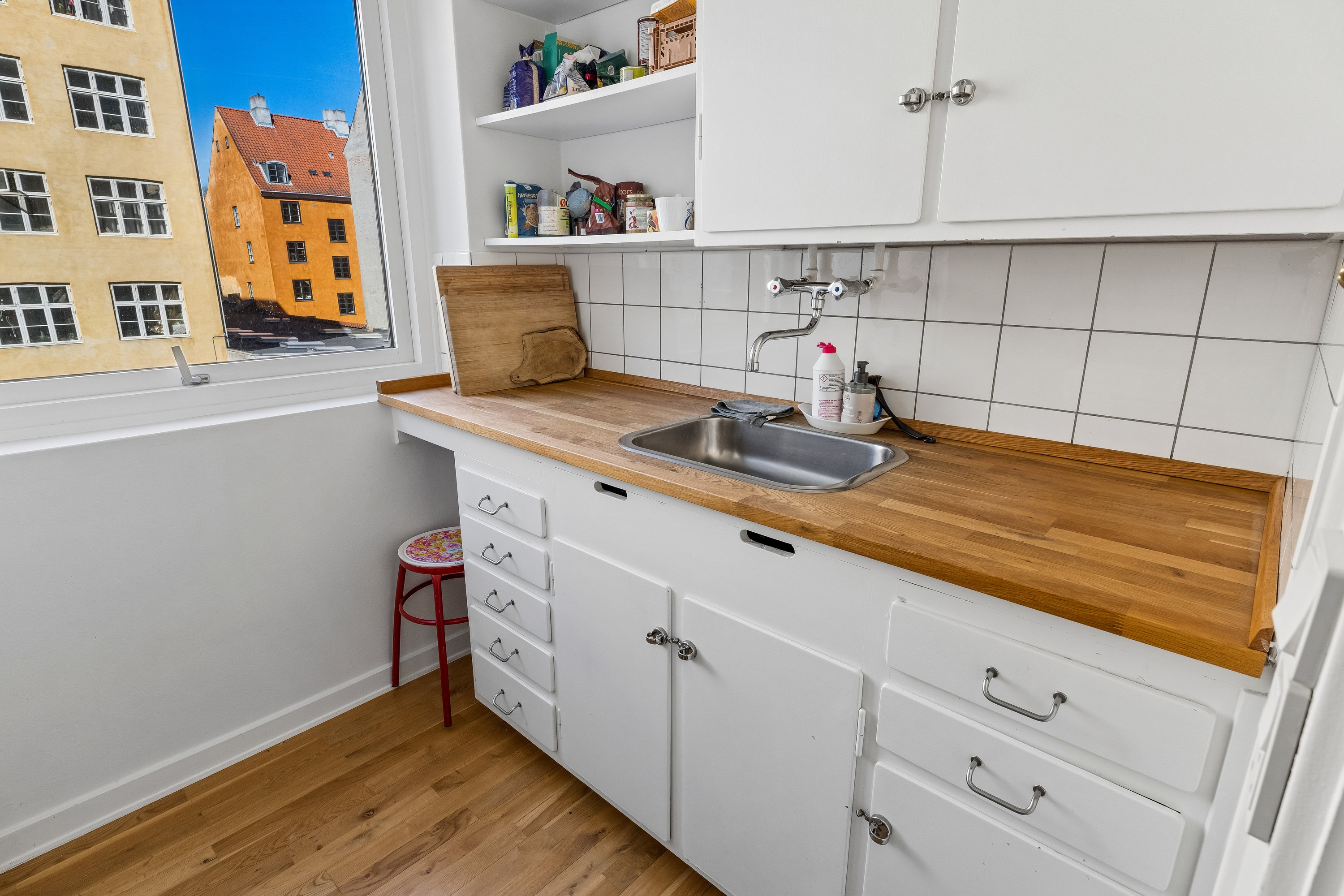 Fremhævet køkken billede i fuldskærmstilstand. Billede af Dronningens Tværgade 48, 2. 3., 1302 København K