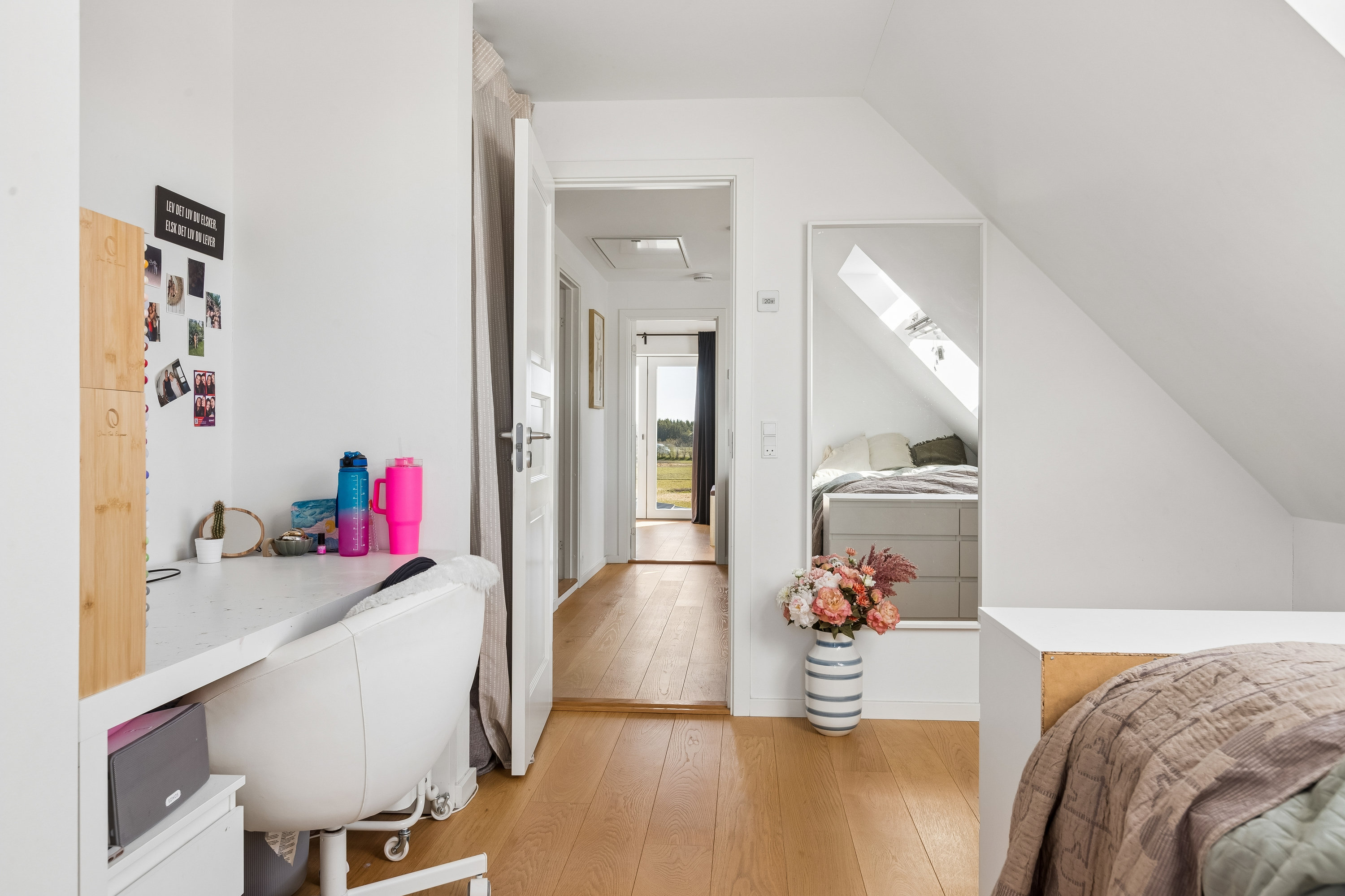 Fremhævet værelse billede i fuldskærmstilstand. Billede af Mortel Alle 29, 2791 Dragør