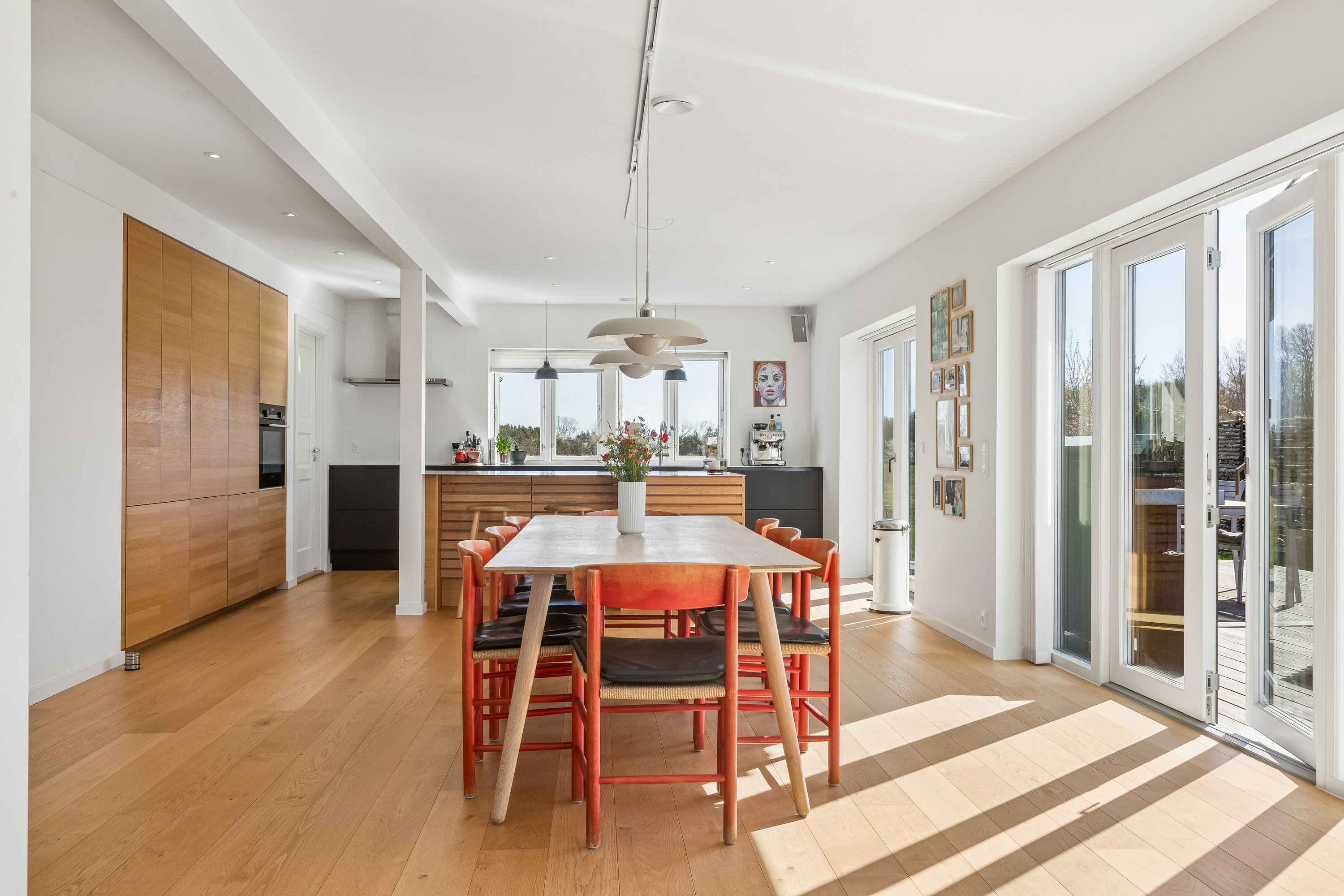 Fremhævet spisestue billede i fuldskærmstilstand. Billede af Mortel Alle 29, 2791 Dragør